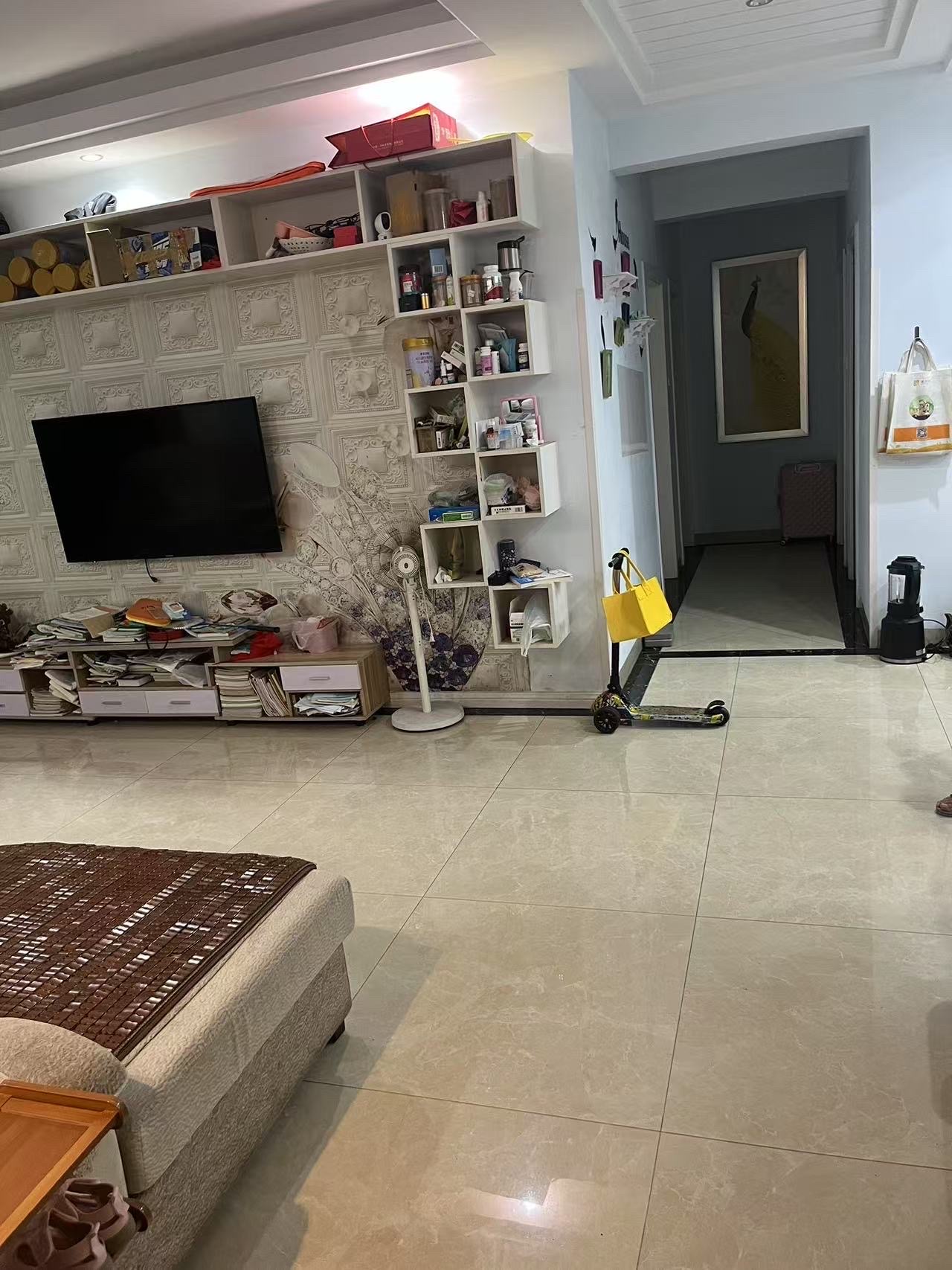 大同沁园 3室2厅2卫 78.0万 大同沁园 3室2厅2卫 78.0万客厅