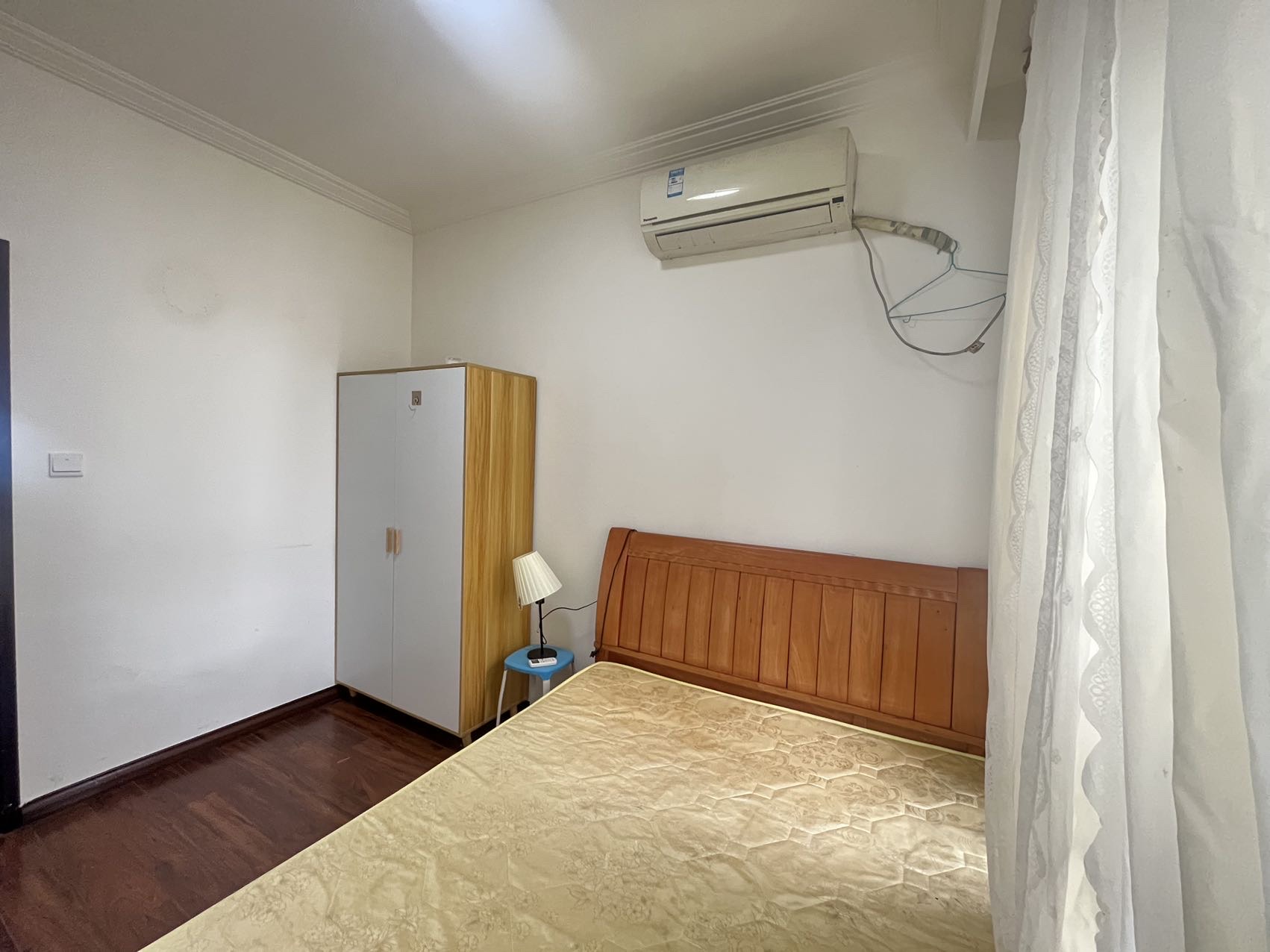 椰岛广场  1室1厅1卫    142.0万 椰岛广场  1室1厅1卫    142.0万客厅