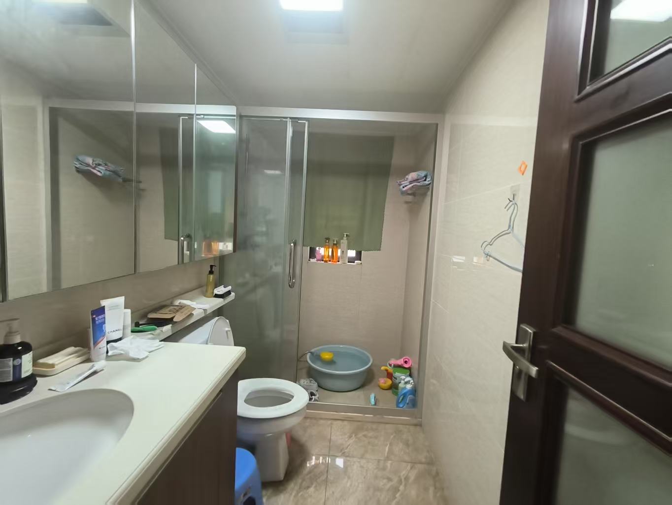 中海锦城  3室2厅2卫    215.0万 中海锦城  3室2厅2卫    215.0万客厅