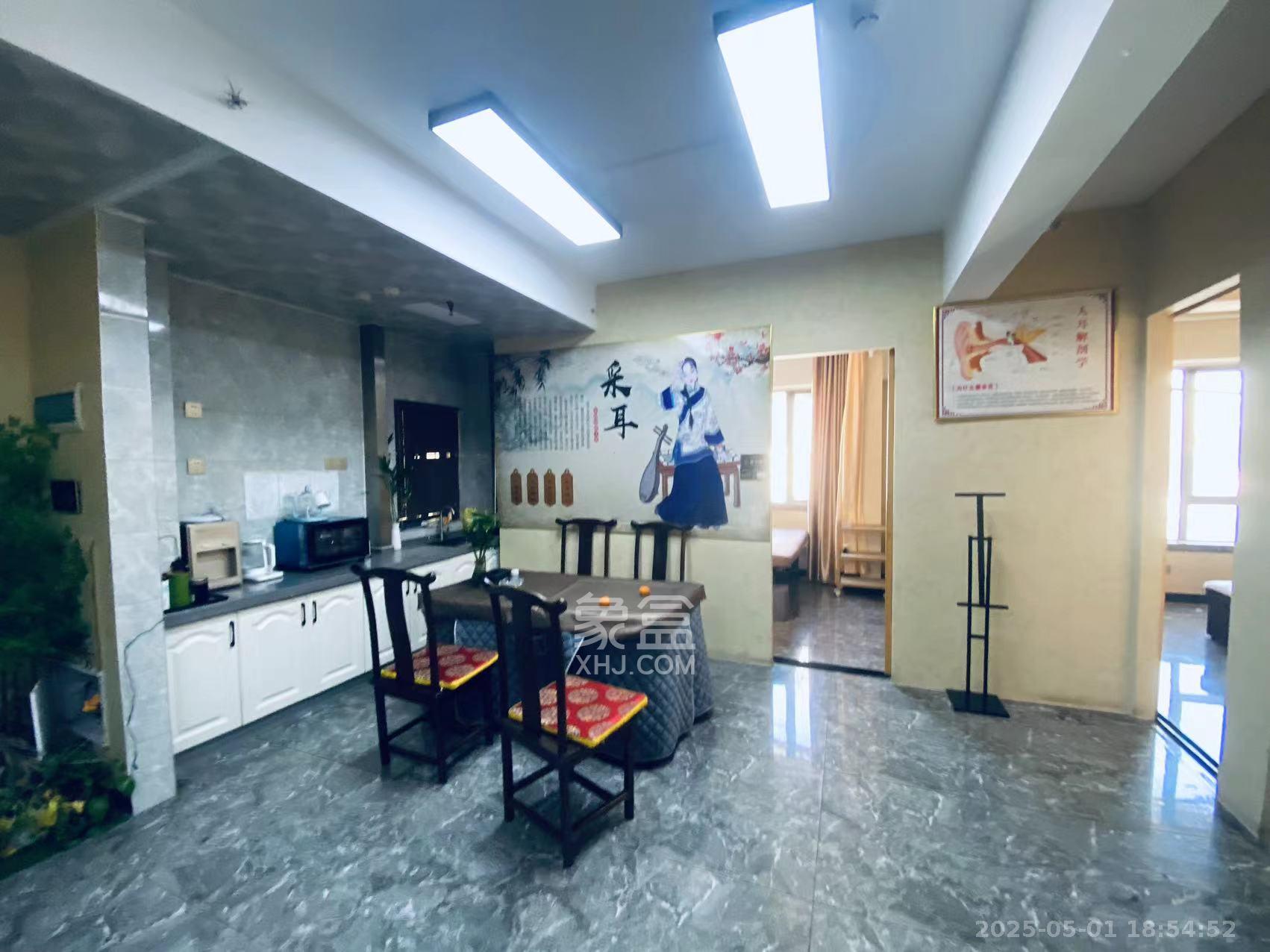 半山公馆(半山国际中心) 1室1厅1卫 3000.0元/月 半山公馆(半山国际中心) 1室1厅1卫 3000.0元/月室内图