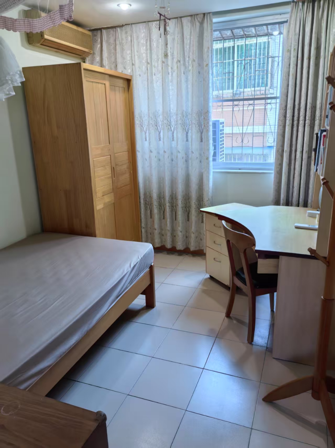 海景湾花园 2室2厅1卫 98.0万 海景湾花园 2室2厅1卫 98.0万卧室