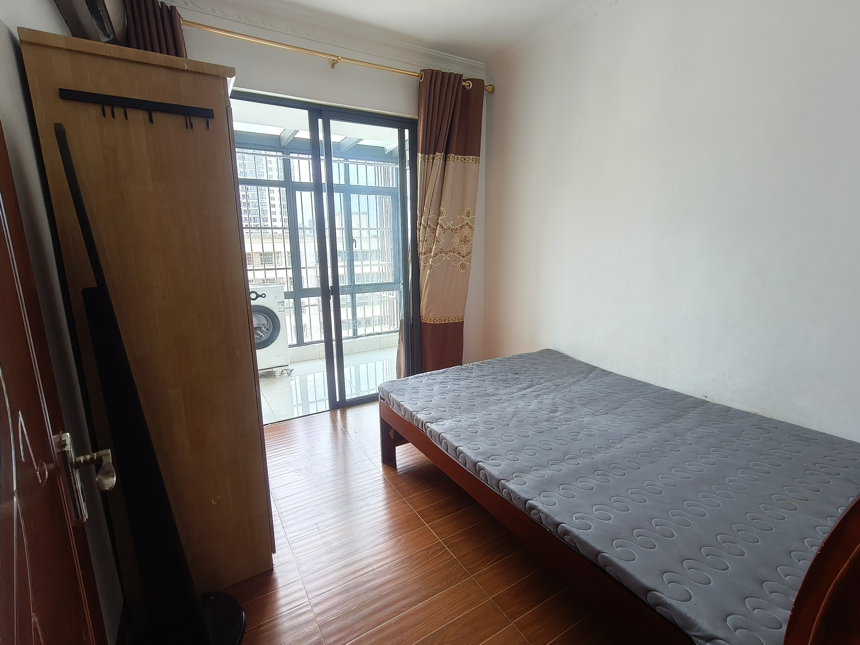 盛世一品  3室2厅1卫   2700.00元/月室内图