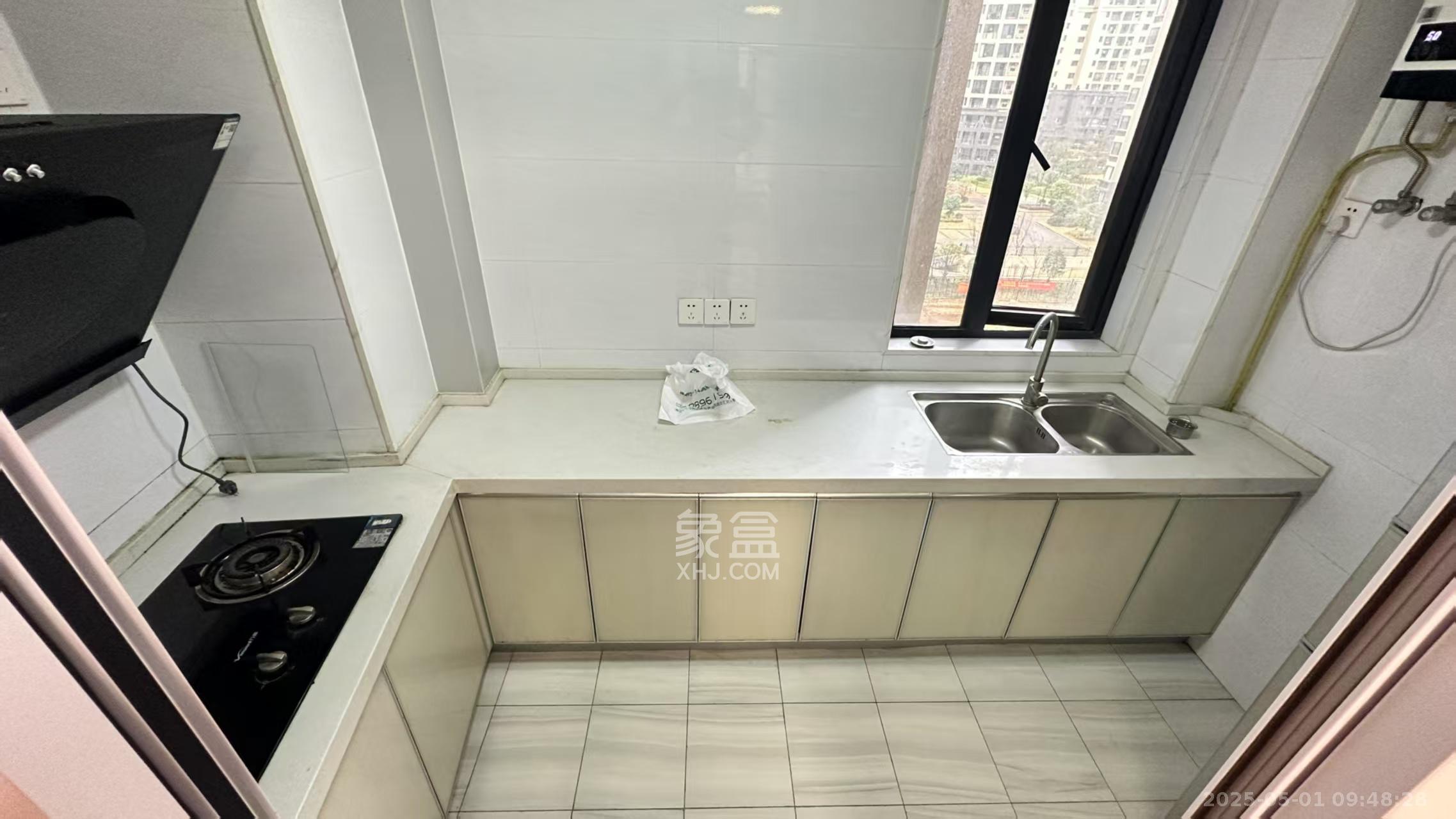 勤诚达境界城  4室2厅2卫    2200.0元/月 勤诚达境界城  4室2厅2卫    2200.0元/月室内图