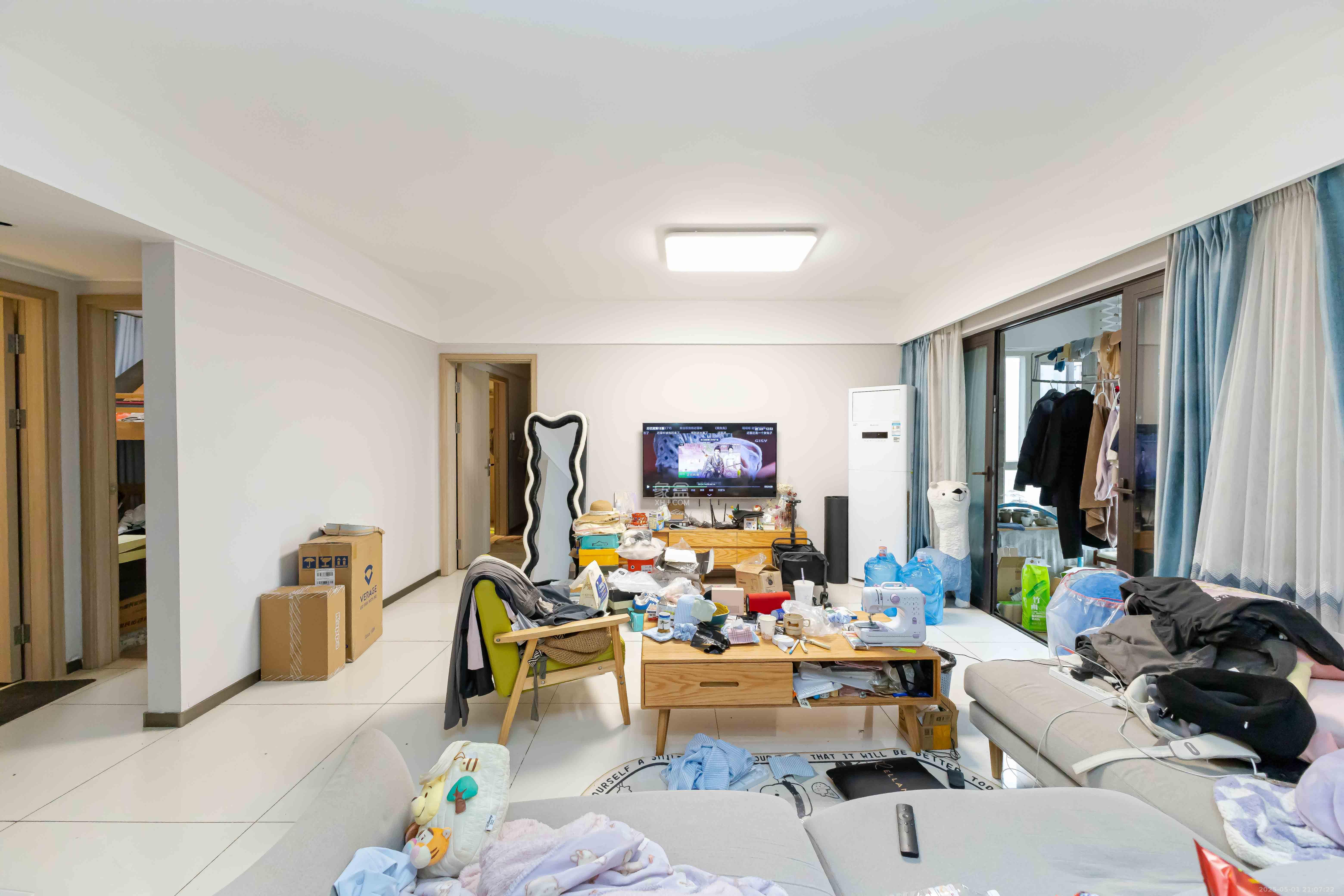 时代倾城五期 4室2厅2卫 110.0万 时代倾城五期 4室2厅2卫 110.0万客厅