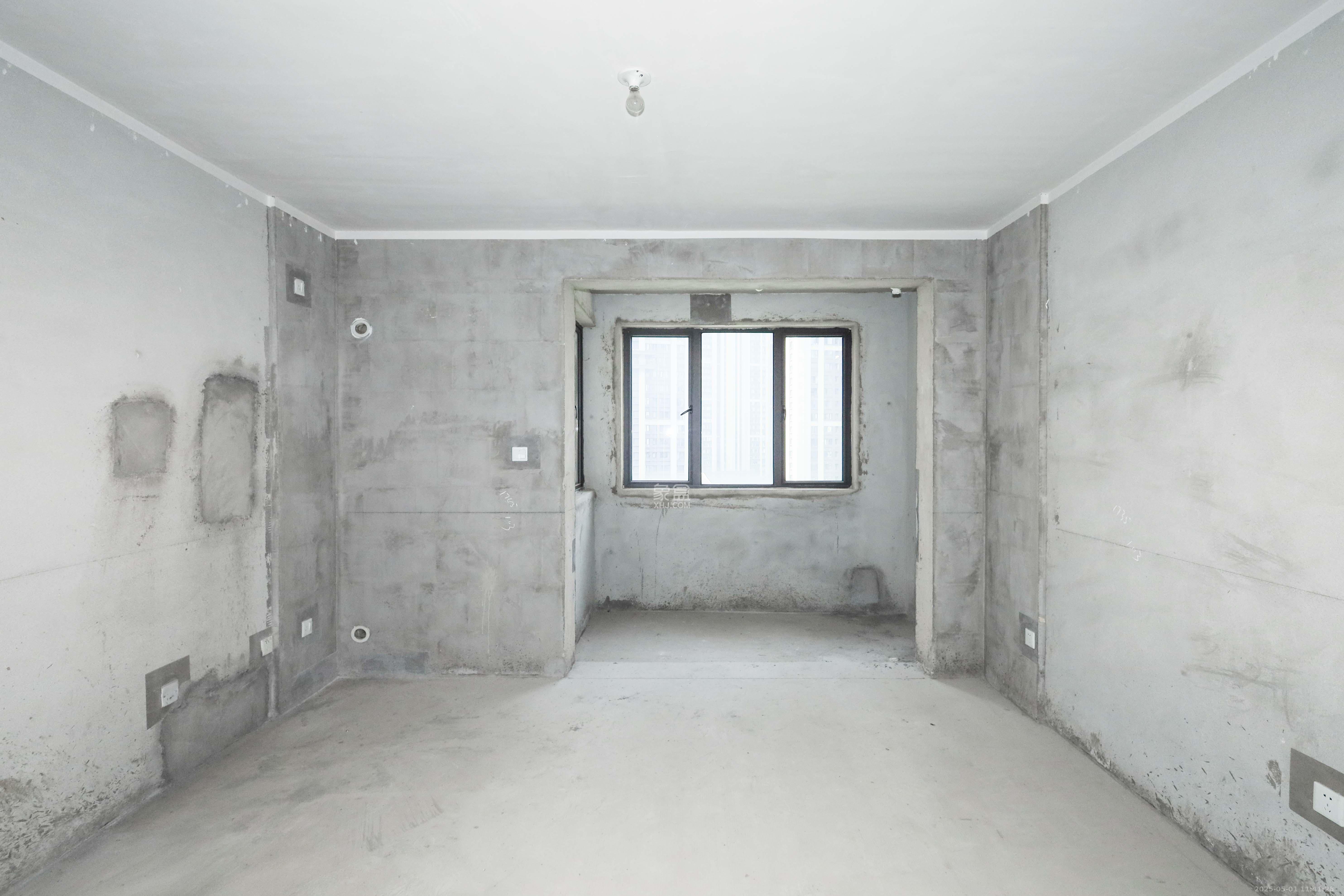 中国铁建梅溪青秀二期  4室2厅2卫   220.00万