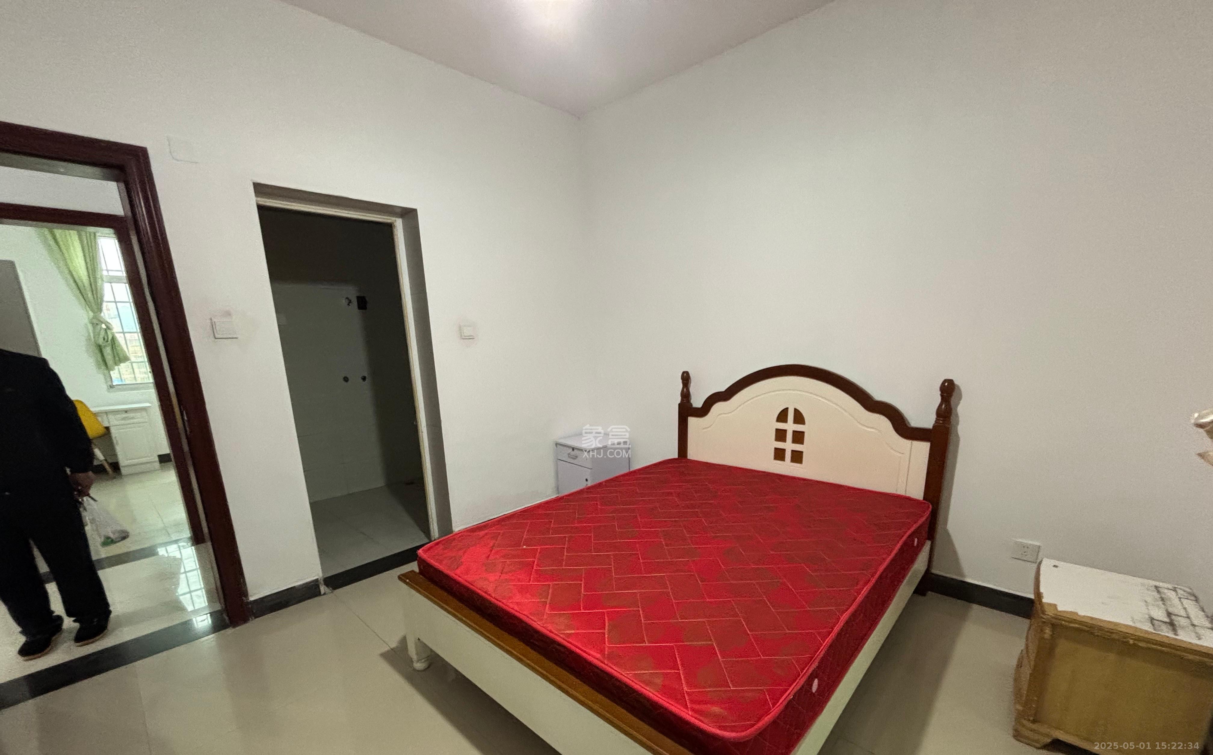 洞井二小区 3室2厅2卫 1800.0元/月 洞井二小区 3室2厅2卫 1800.0元/月室内图