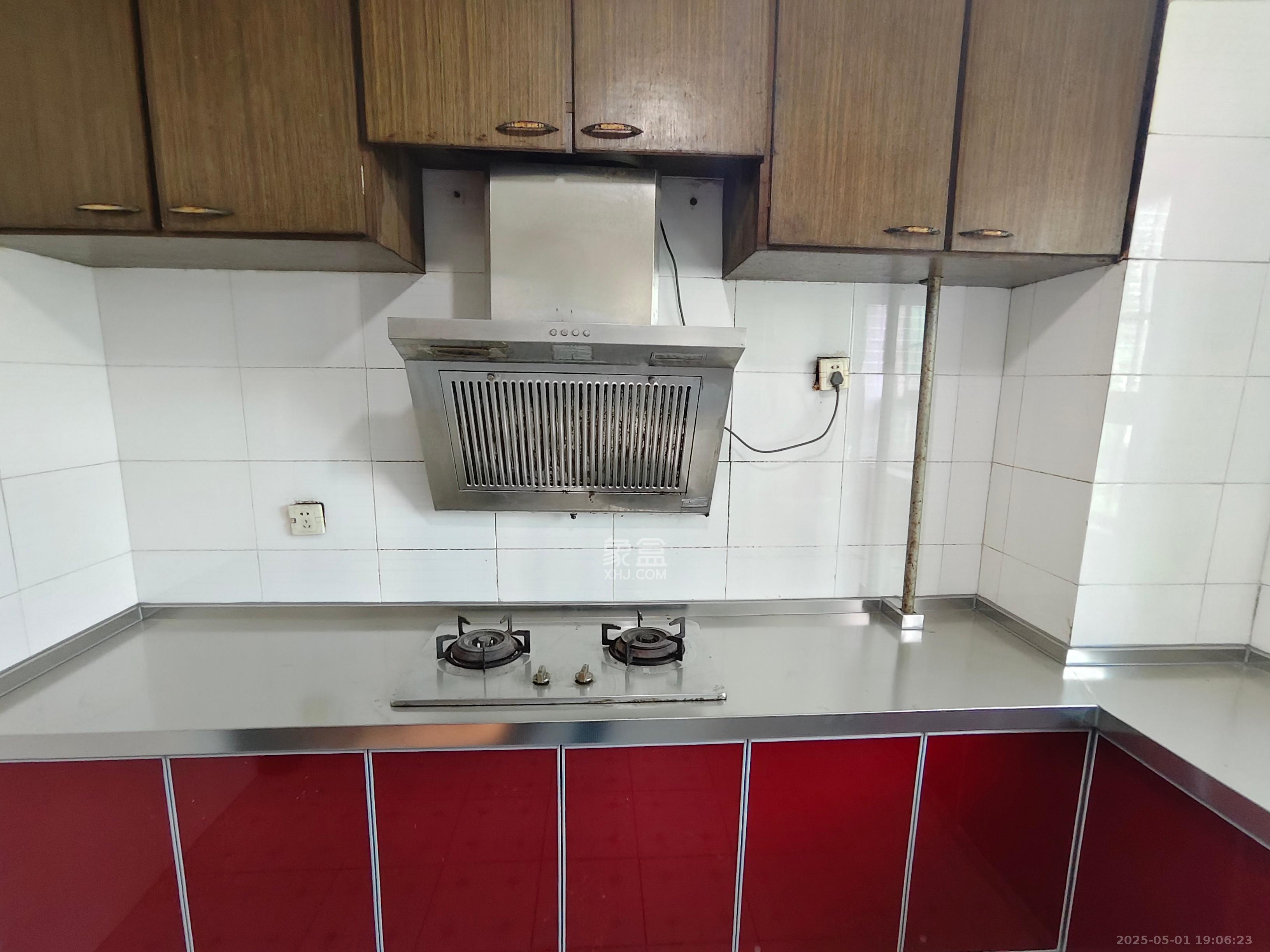 莲湖大厦 2室2厅1卫 2000.0元/月 莲湖大厦 2室2厅1卫 2000.0元/月室内图