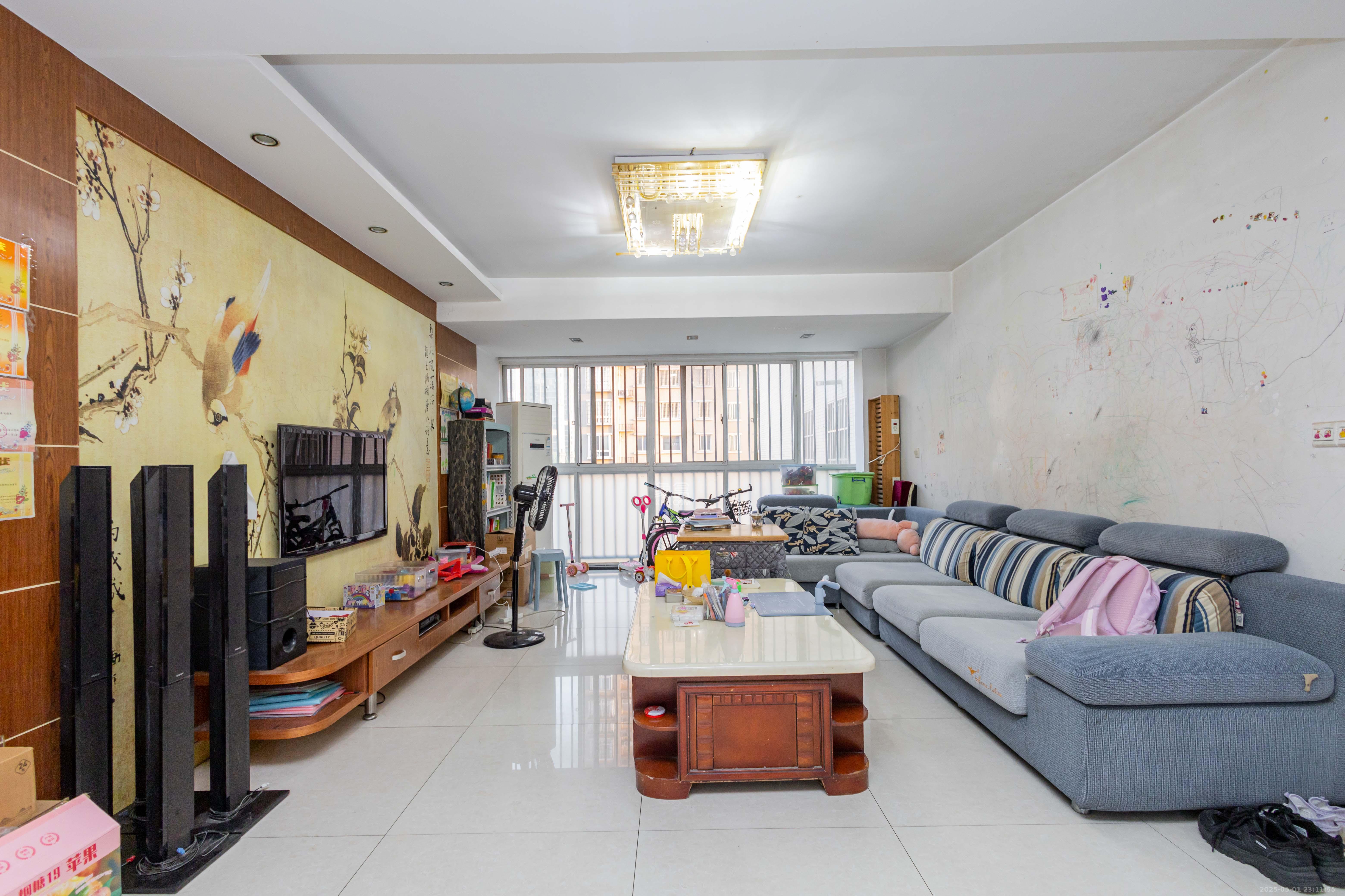 东业苹果社区 4室1厅2卫 71.89万 东业苹果社区 4室1厅2卫 71.89万客厅