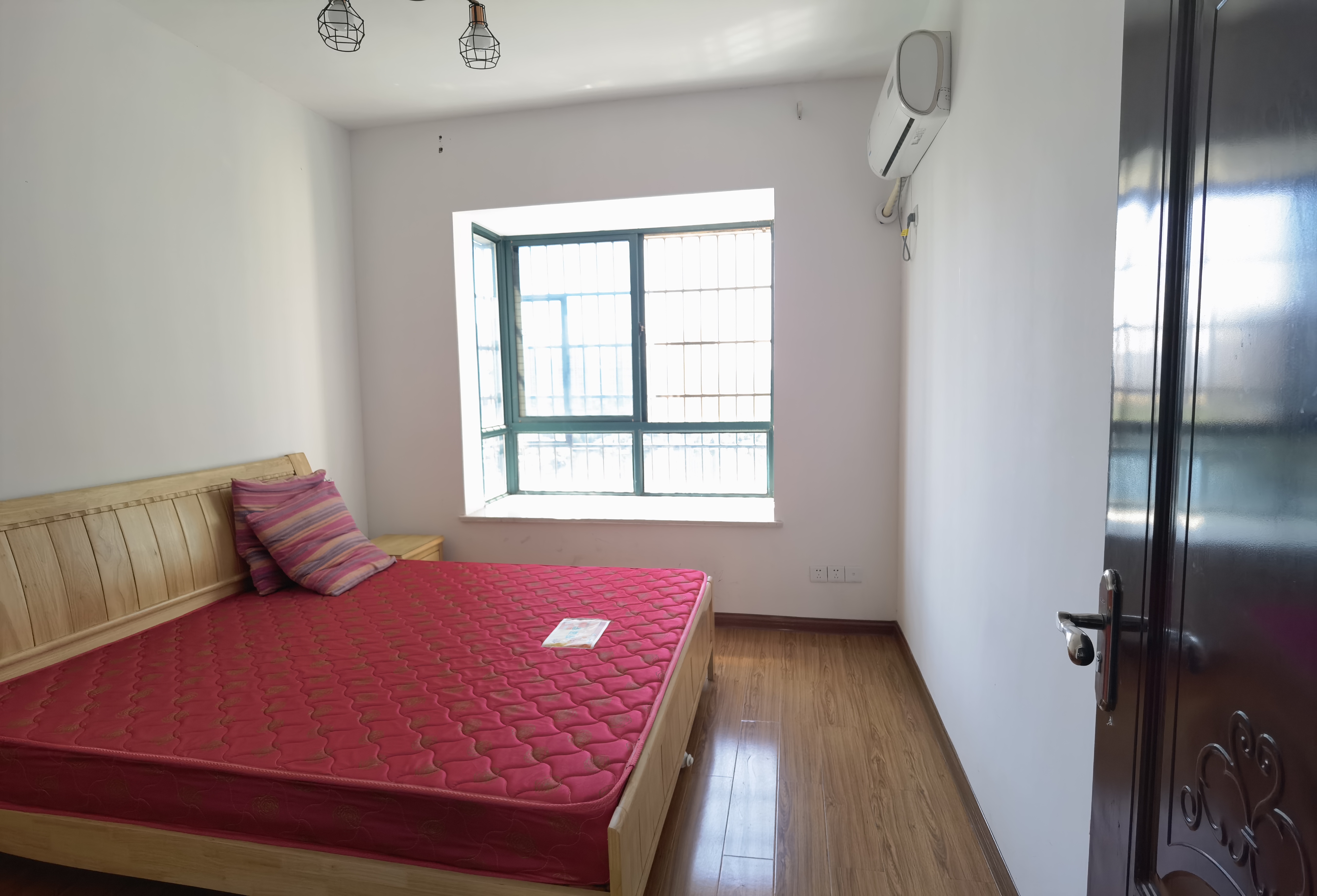 湖景名城 3室2厅2卫 1700.0元/月 湖景名城 3室2厅2卫 1700.0元/月户型图