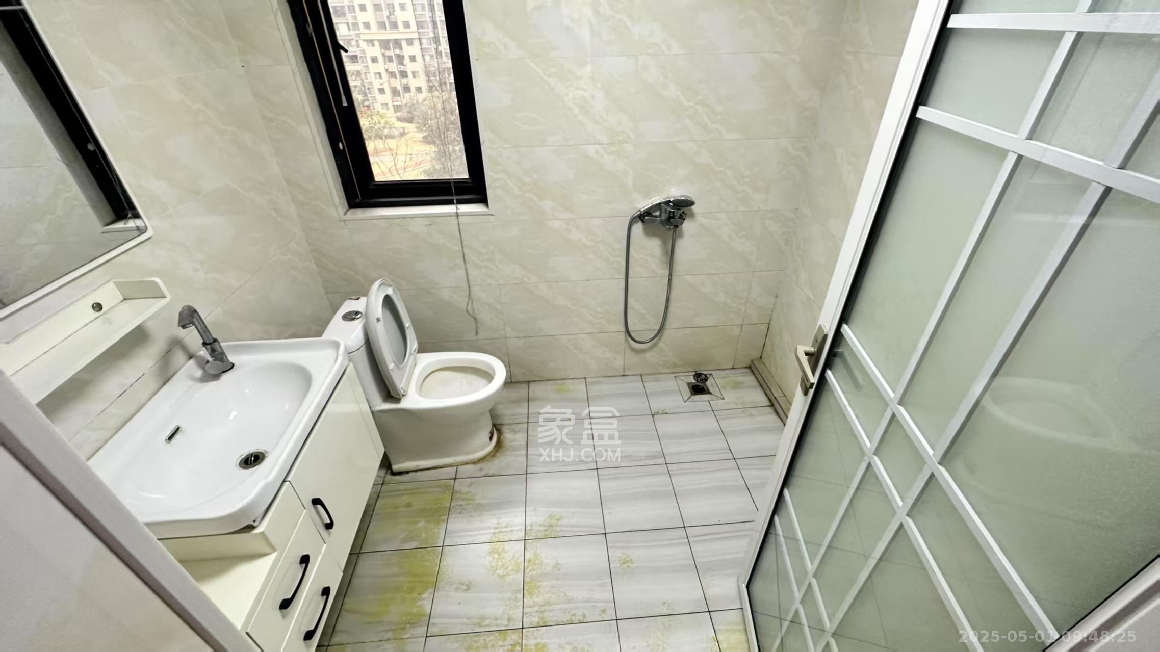 勤诚达境界城  4室2厅2卫    2200.0元/月 勤诚达境界城  4室2厅2卫    2200.0元/月室内图