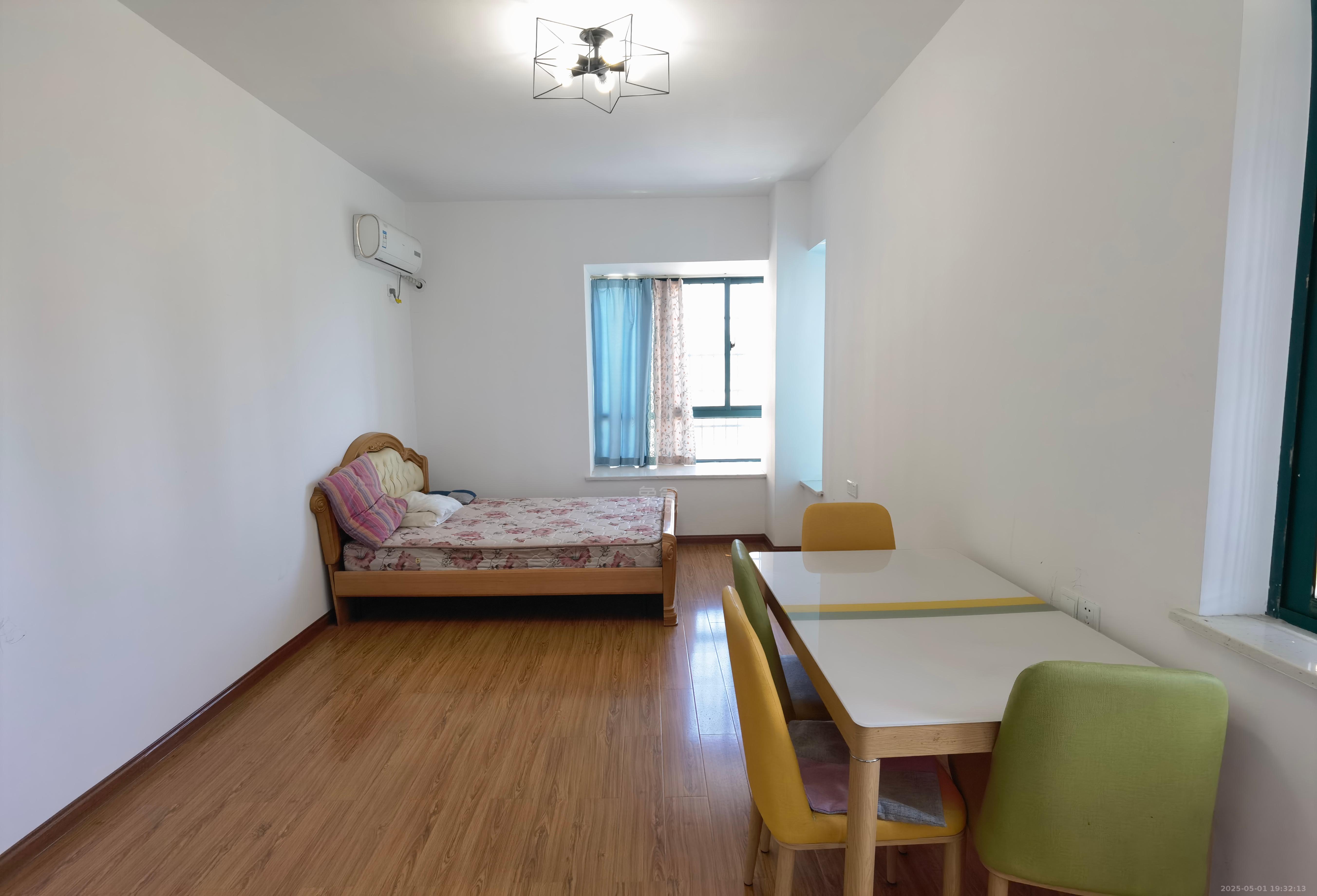 湖景名城 3室2厅2卫 1700.0元/月 湖景名城 3室2厅2卫 1700.0元/月室内图