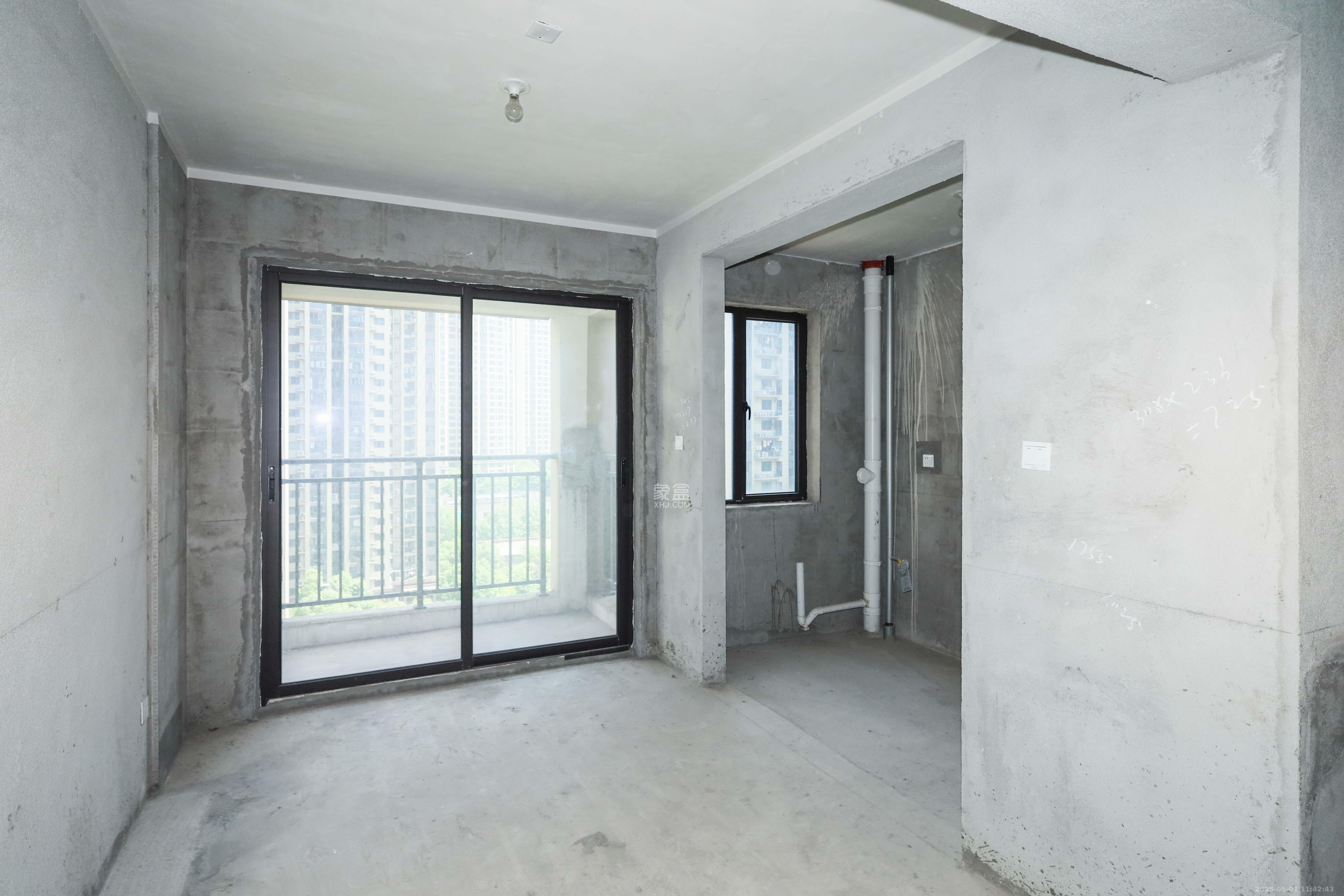 中国铁建梅溪青秀二期  4室2厅2卫   220.00万其他