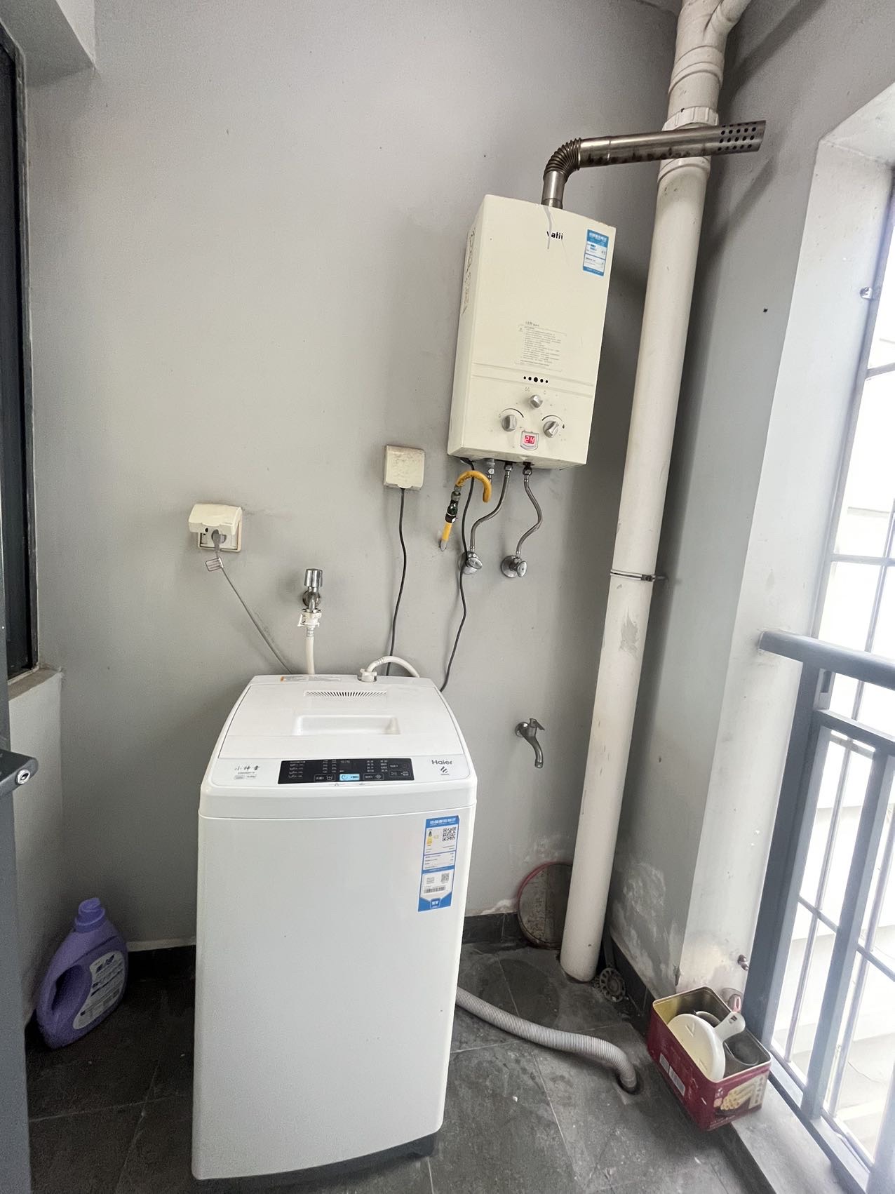 椰岛广场  1室1厅1卫    142.0万 椰岛广场  1室1厅1卫    142.0万客厅