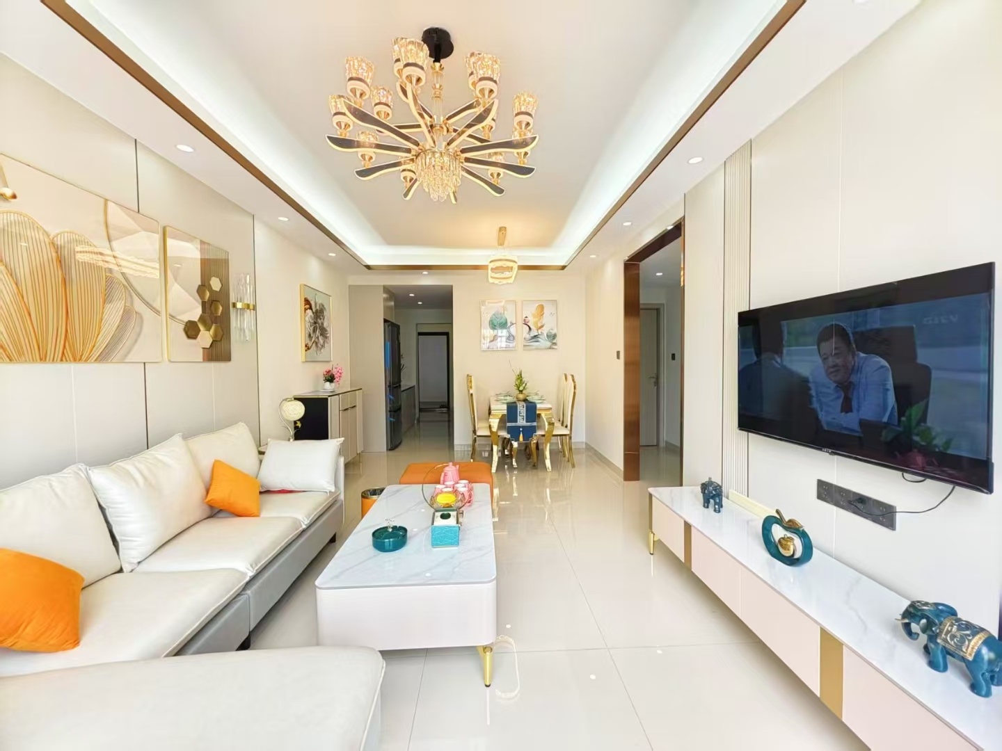 金龙苑 3室2厅1卫 113.0万 金龙苑 3室2厅1卫 113.0万客厅