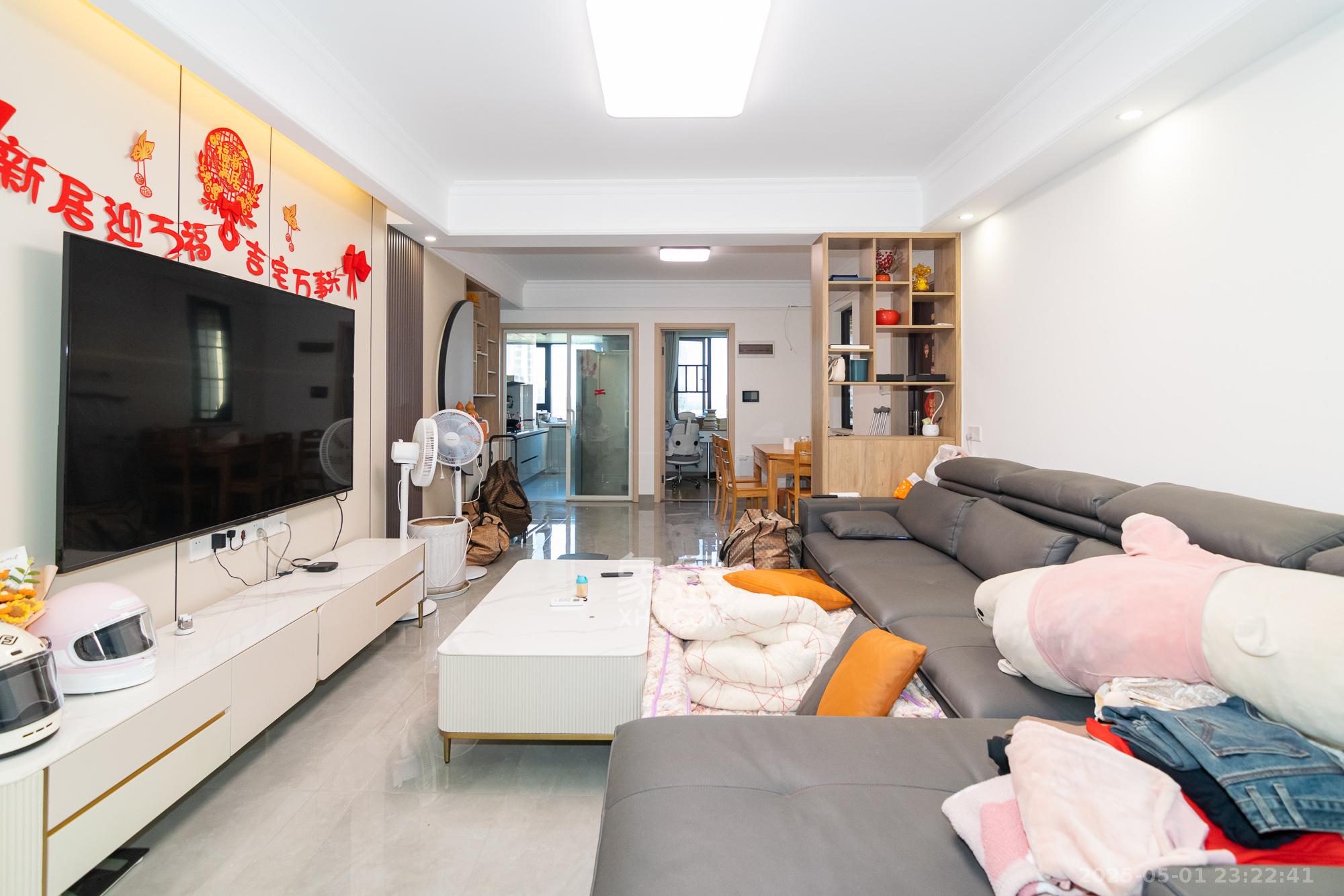 长房星珑湾  4室2厅2卫    109.0万 长房星珑湾  4室2厅2卫    109.0万客厅