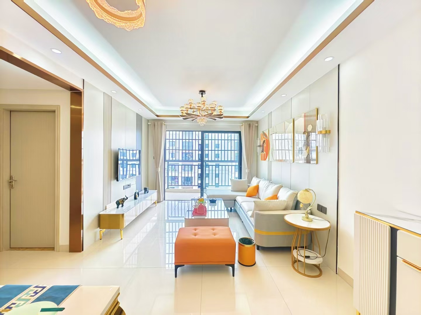 金龙苑 3室2厅1卫 113.0万 金龙苑 3室2厅1卫 113.0万客厅