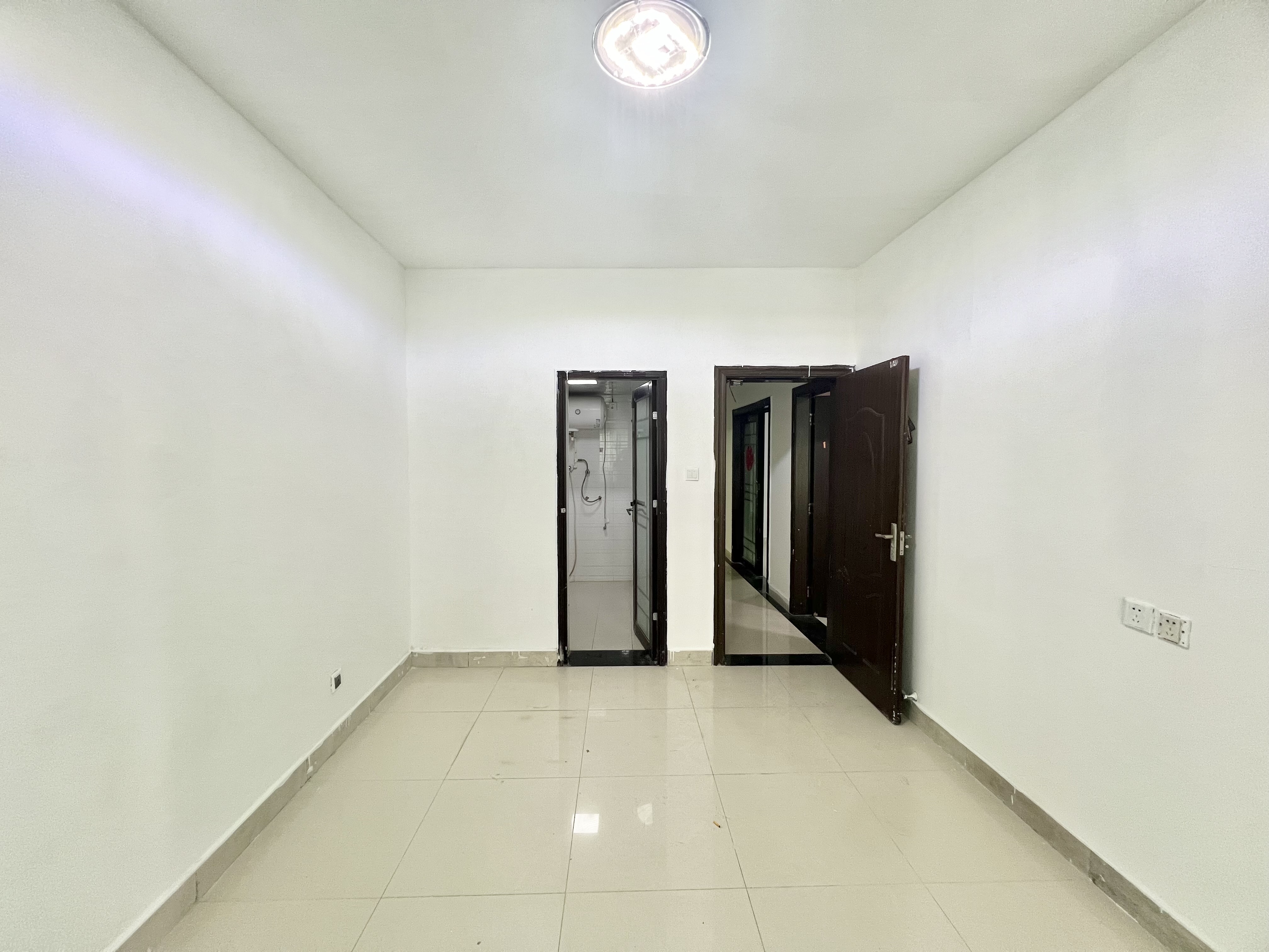 富豪大厦(富豪花园) 3室2厅2卫 2500.0元/月 富豪大厦(富豪花园) 3室2厅2卫 2500.0元/月室内图