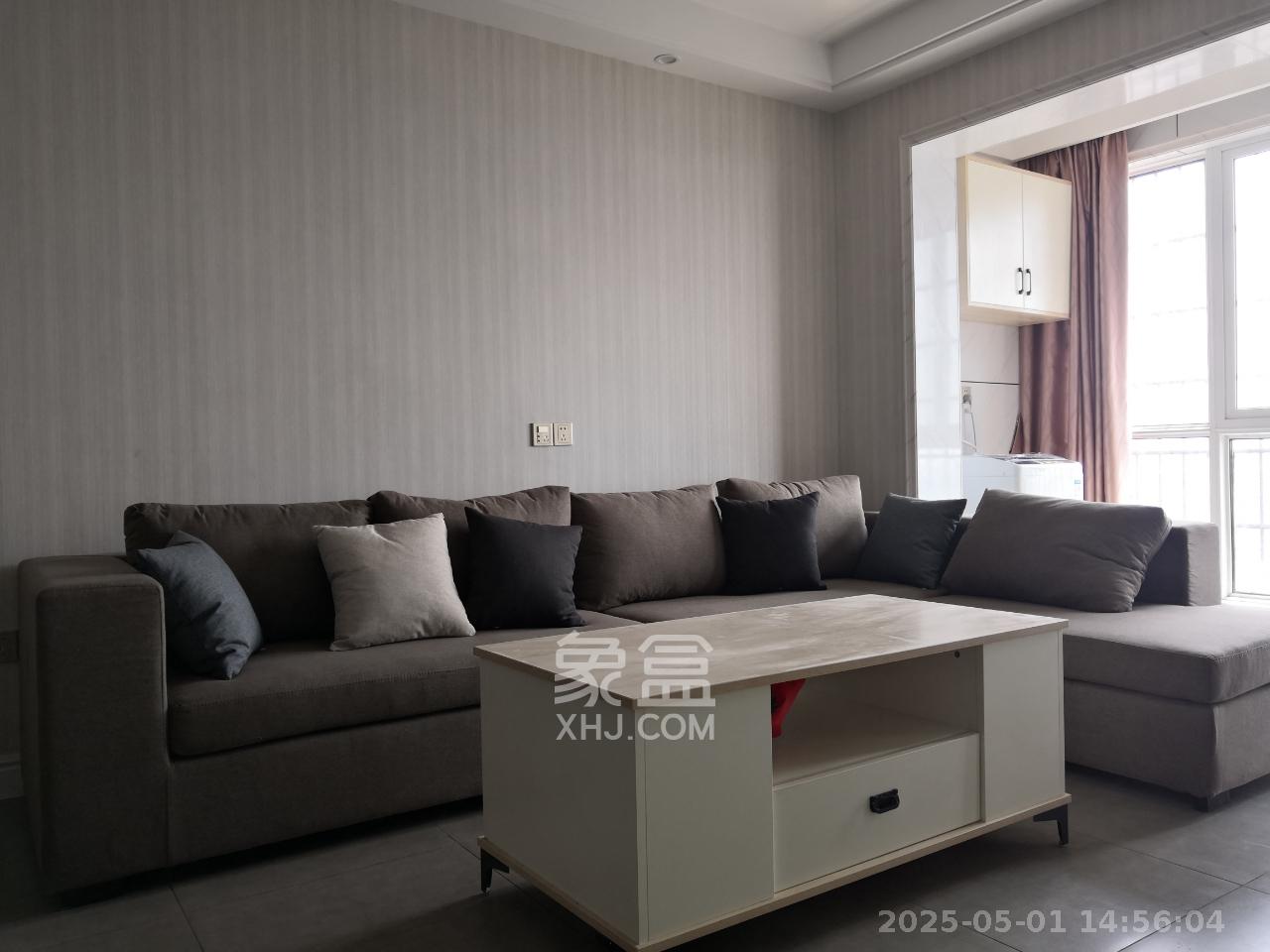荣盛岳麓峰景  3室2厅1卫   2200.00元/月