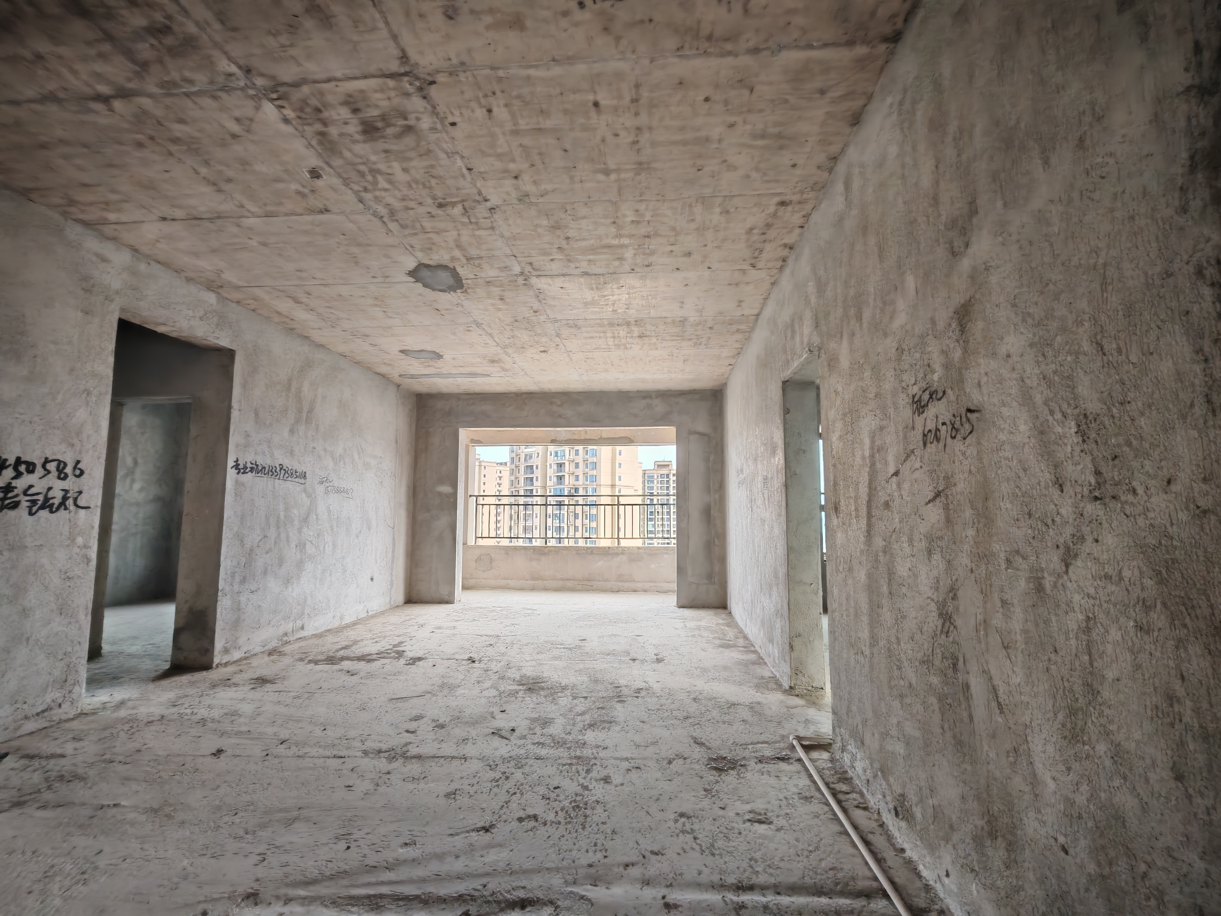 嘉熙紫台 3室2厅1卫 72.8万 嘉熙紫台 3室2厅1卫 72.8万客厅