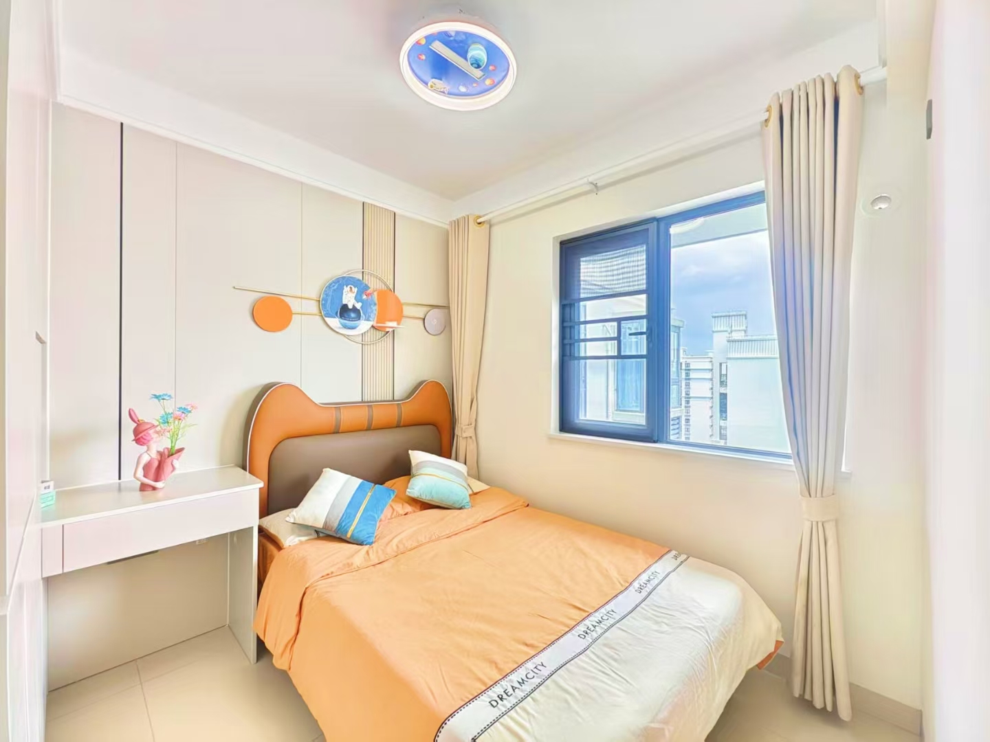 金龙苑 3室2厅1卫 113.0万 金龙苑 3室2厅1卫 113.0万客厅