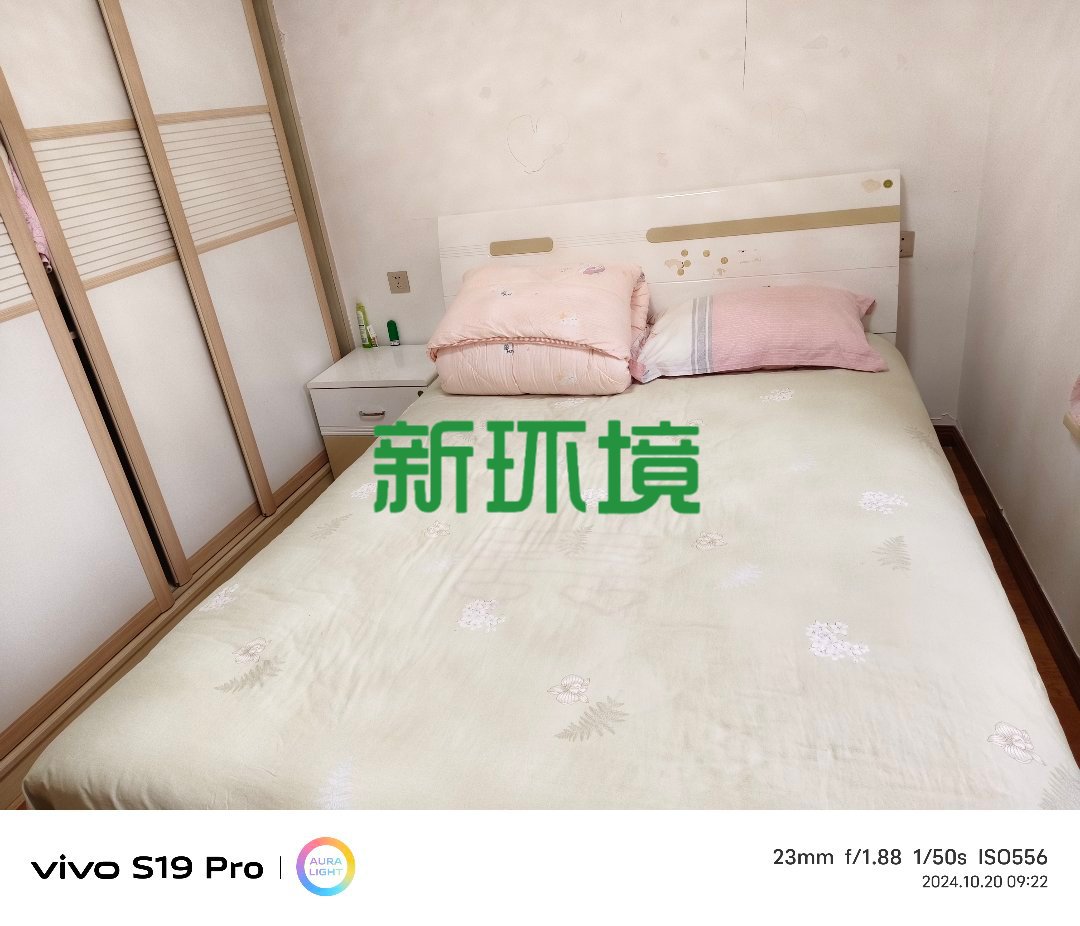 月亮湾三期  4室2厅2卫   73.80万客厅