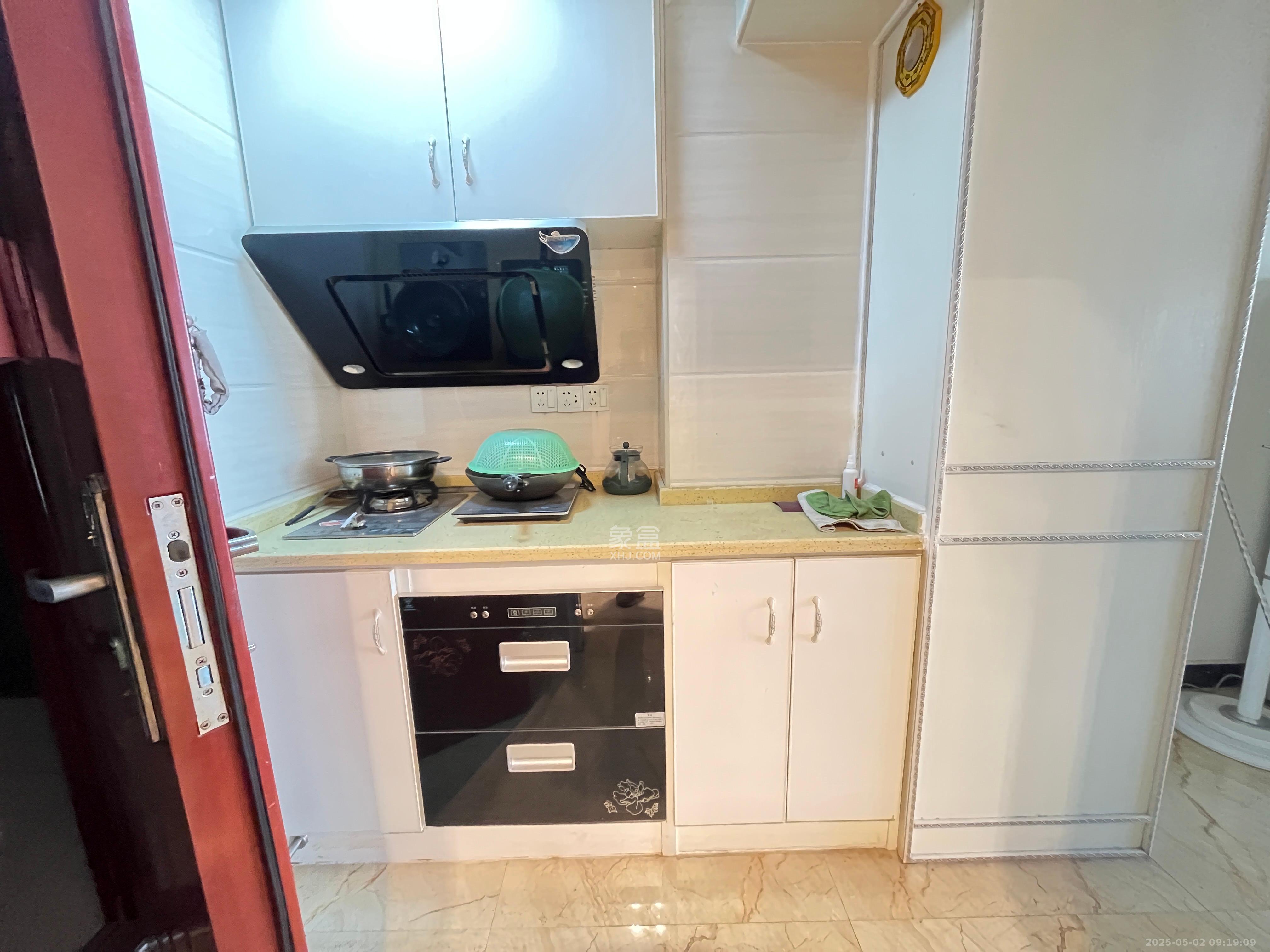 先锋东外滩  1室1厅1卫    1600.0元/月室内图