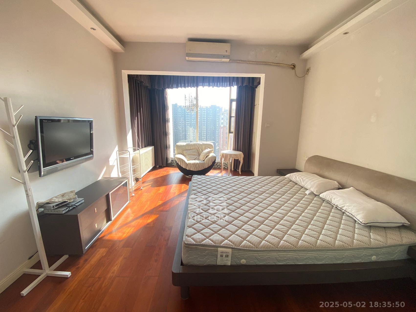 欧园 3室2厅1卫 3300.0元/月 欧园 3室2厅1卫 3300.0元/月室内图