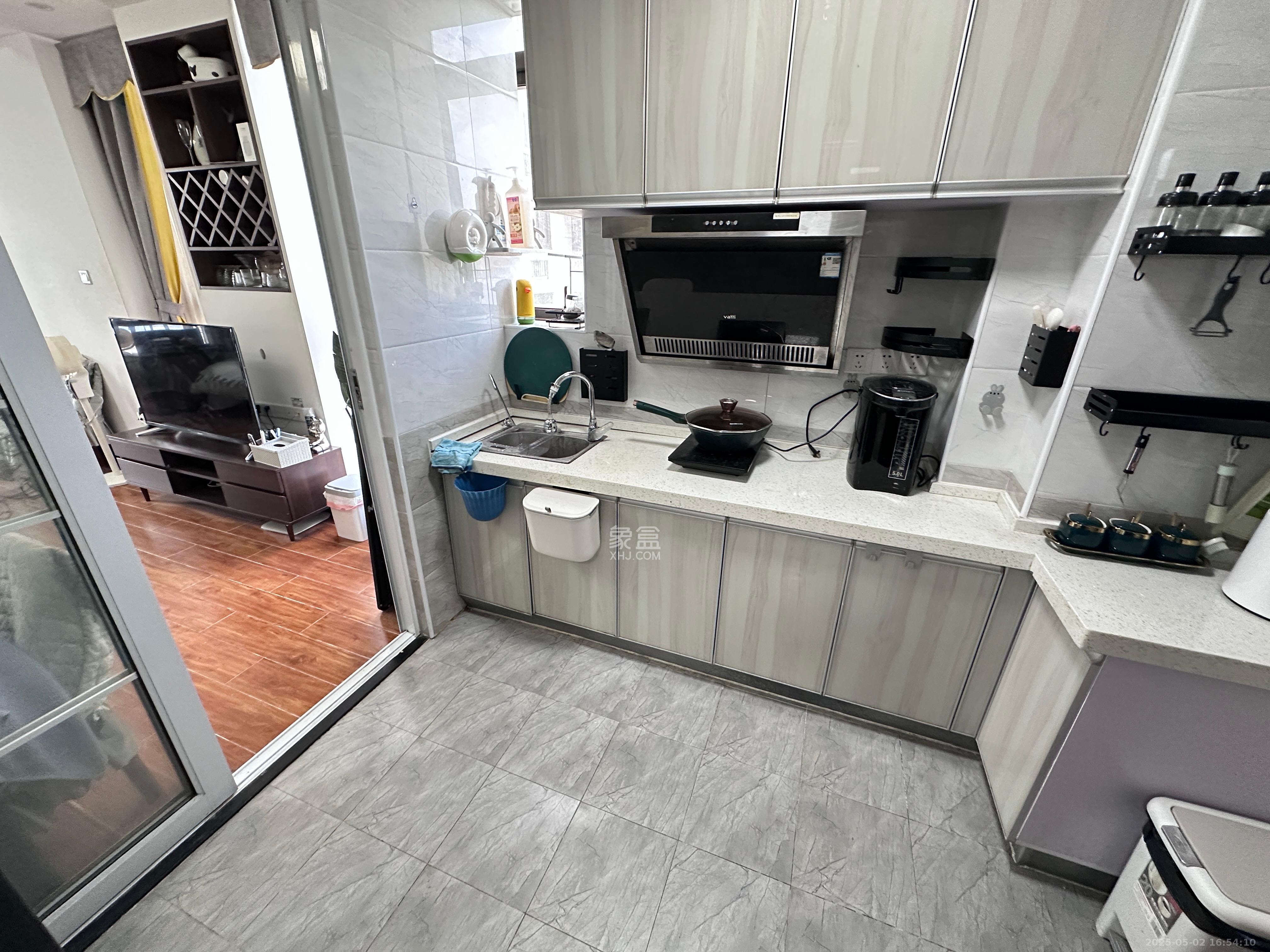 华侨假日中心(晟华苑) 1室1厅1卫 2100.0元/月 华侨假日中心(晟华苑) 1室1厅1卫 2100.0元/月室内图