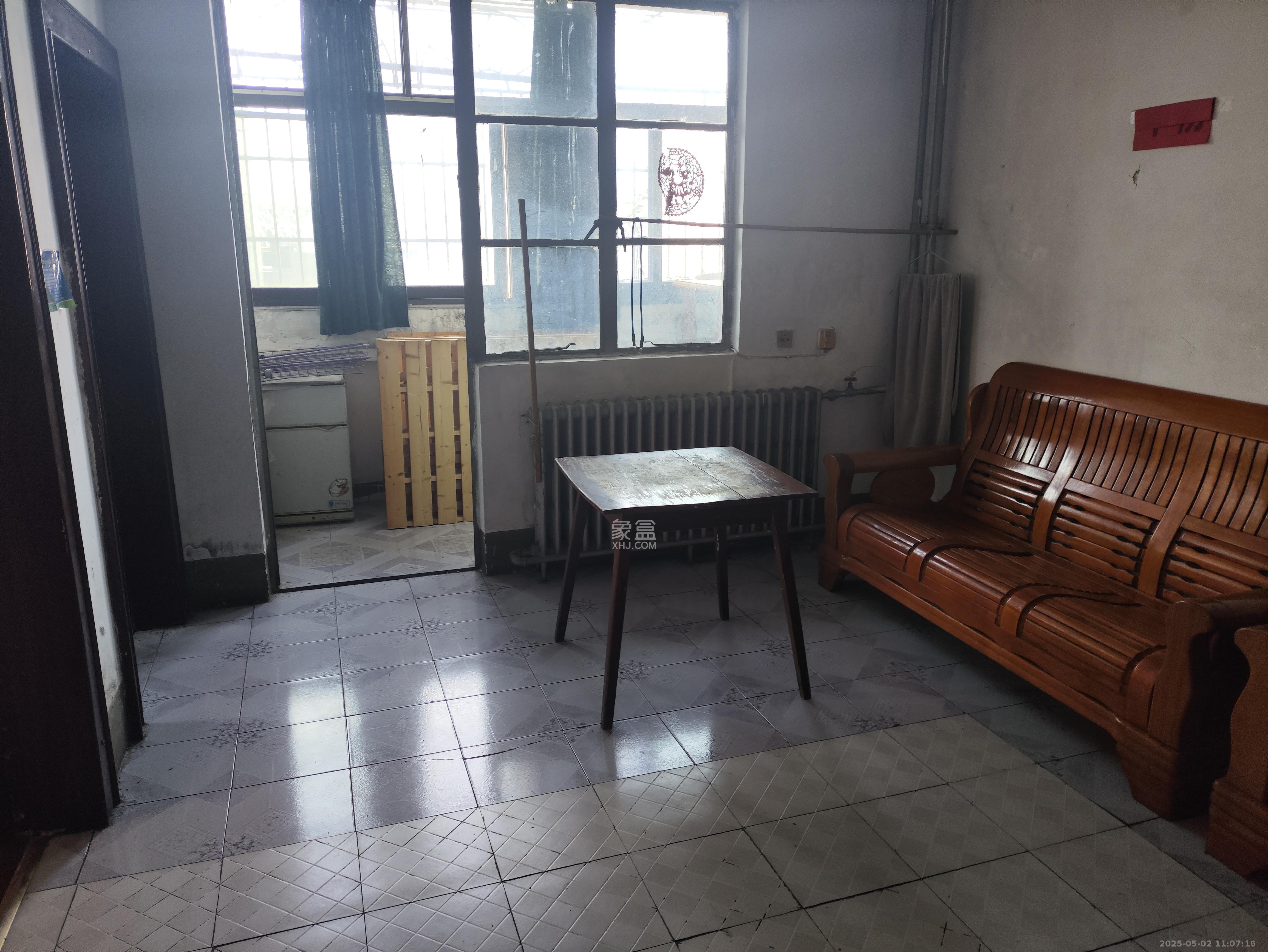 省政府五所 2室1厅1卫 2500.0元/月 省政府五所 2室1厅1卫 2500.0元/月室内图