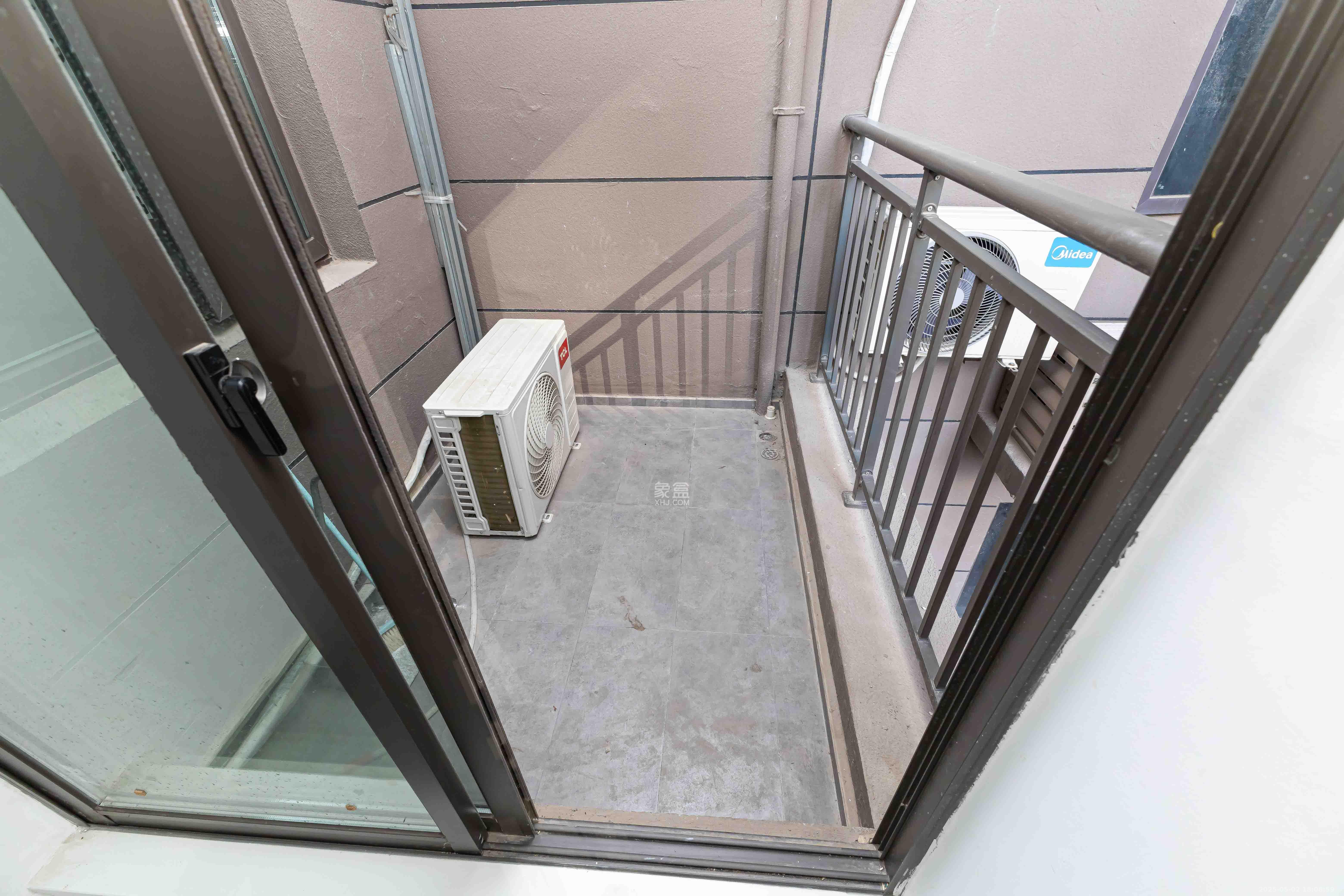 润和滨江府 4室2厅2卫 119.8万 润和滨江府 4室2厅2卫 119.8万阳台