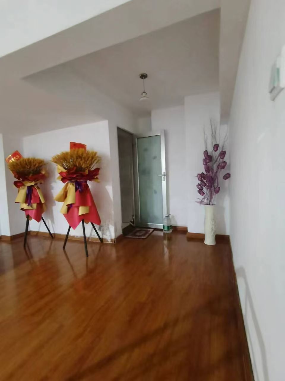 中建国际大厦  3室2厅2卫   2200.00元/月室内图