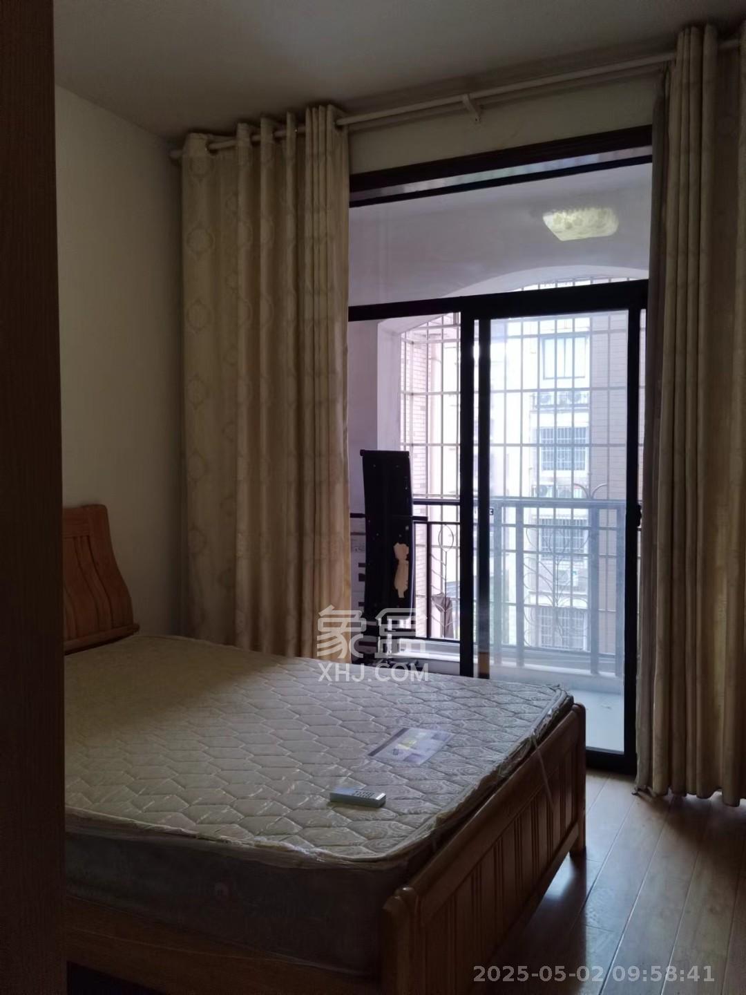 红旗新村  3室2厅2卫   1000.00元/月室内图