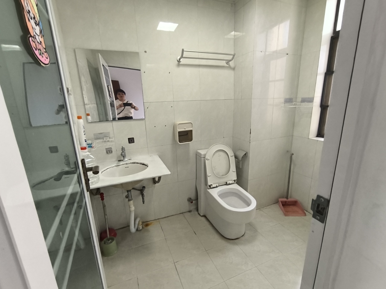 秀山观海苑  2室2厅1卫    108.0万 秀山观海苑  2室2厅1卫    108.0万客厅