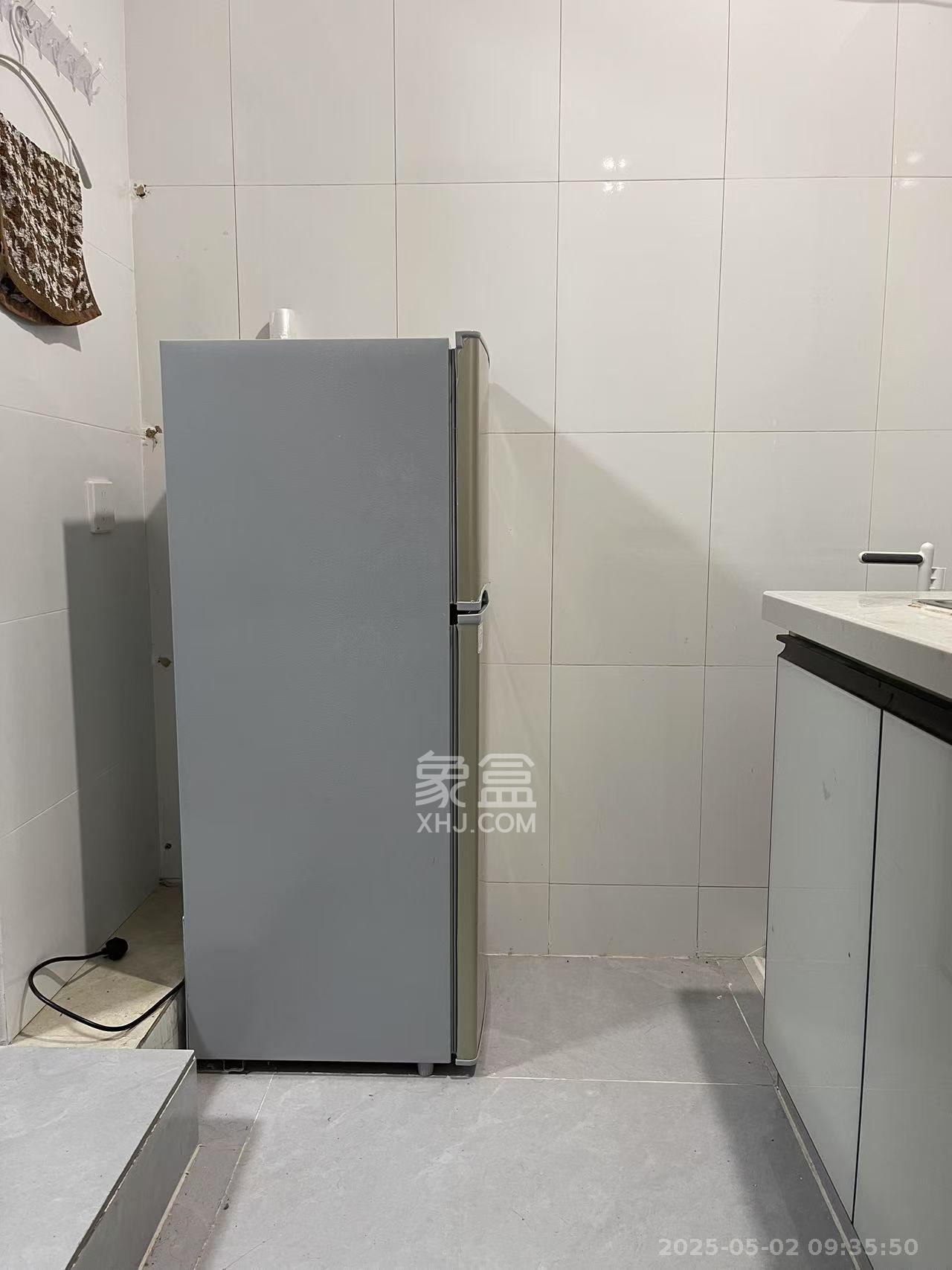 高桥老二号小区 1室1厅1卫 1100.0元/月 高桥老二号小区 1室1厅1卫 1100.0元/月室内图