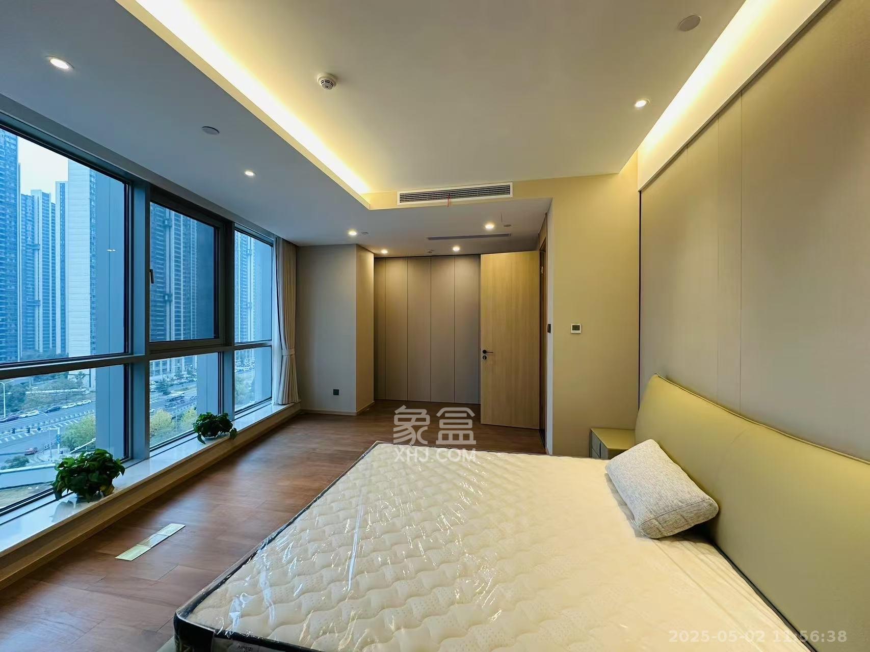 正荣梅溪紫阙台  4室2厅4卫   13000.00元/月室内图
