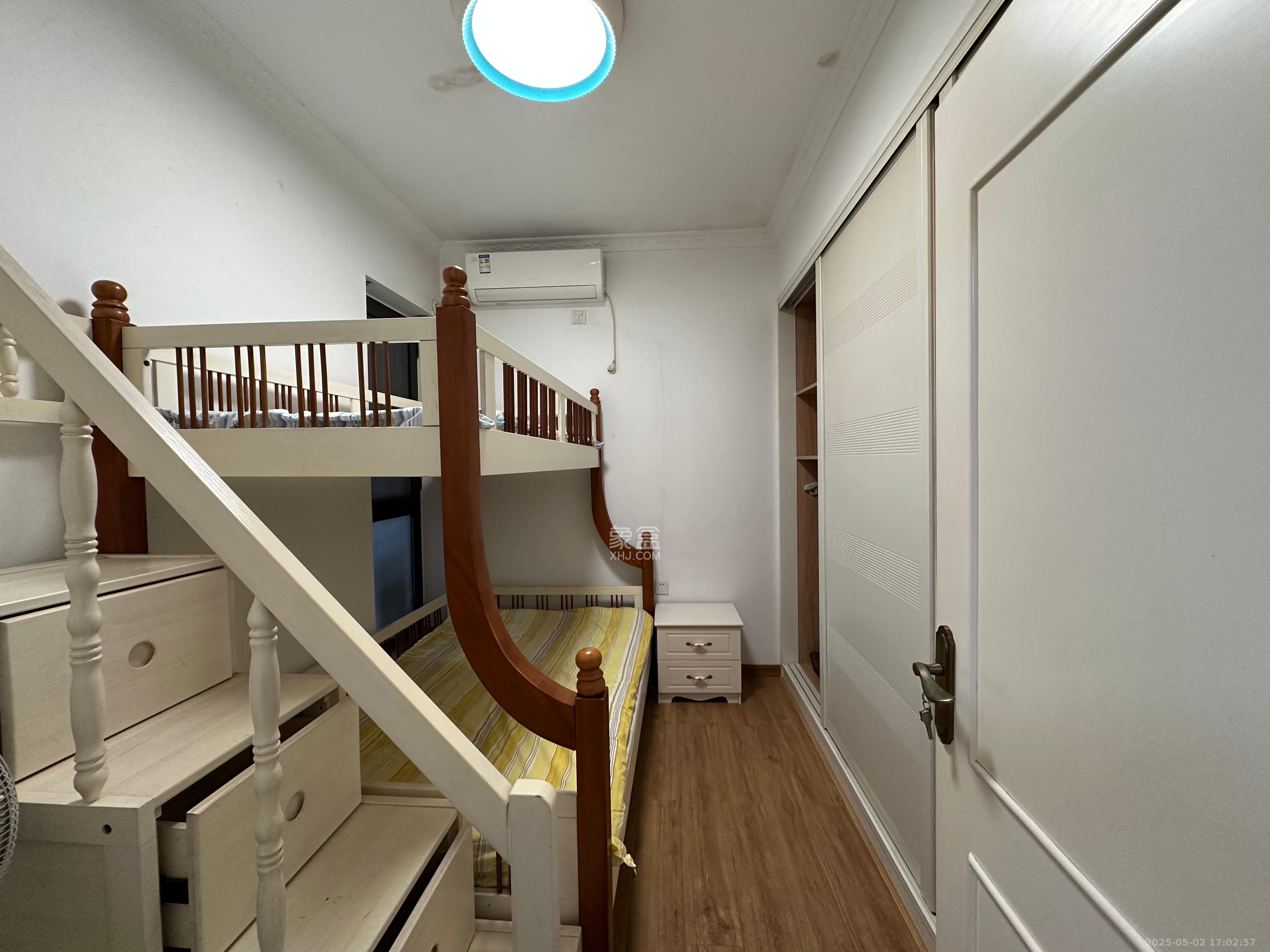 绿地海外滩一期  3室1厅1卫    2000.0元/月 绿地海外滩一期  3室1厅1卫    2000.0元/月室内图