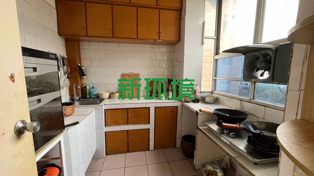 法院宿舍  3室2厅1卫   49.00万客厅