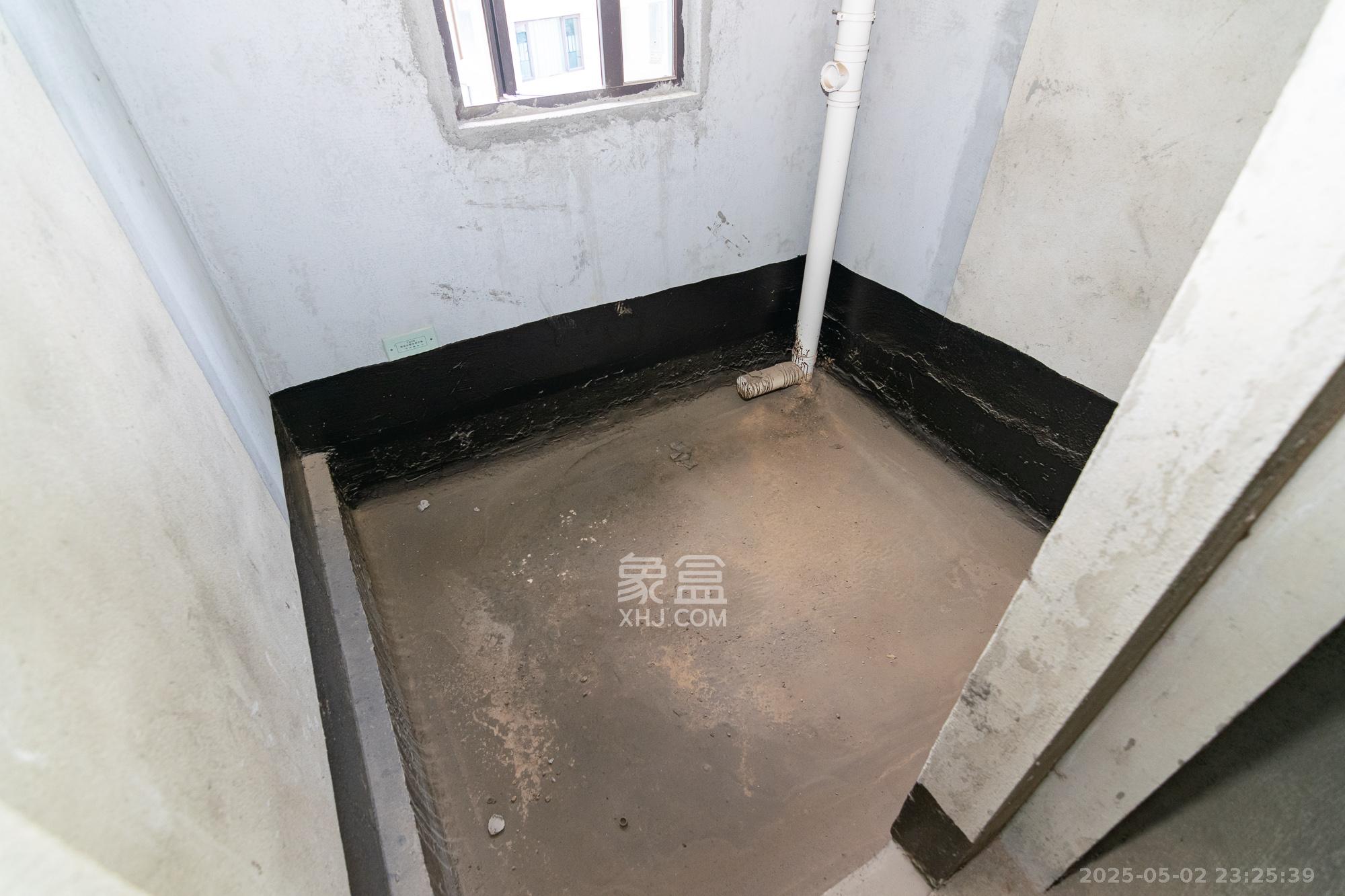 润和谷山郡(悦禧山庄水榭花都)  5室2厅3卫    145.0万 润和谷山郡(悦禧山庄水榭花都)  5室2厅3卫    145.0万卫生间