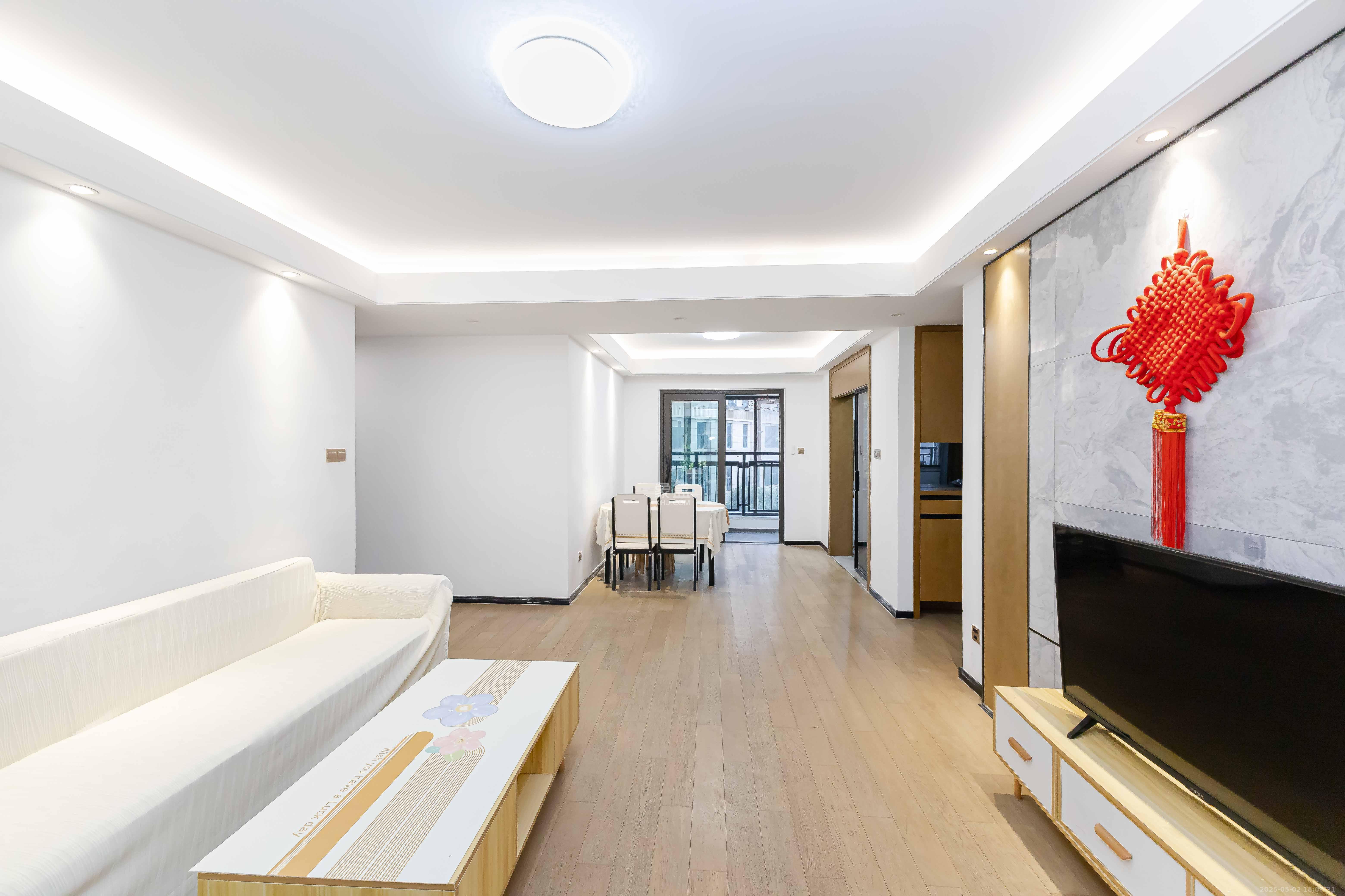 润和滨江府 4室2厅2卫 119.8万 润和滨江府 4室2厅2卫 119.8万客厅