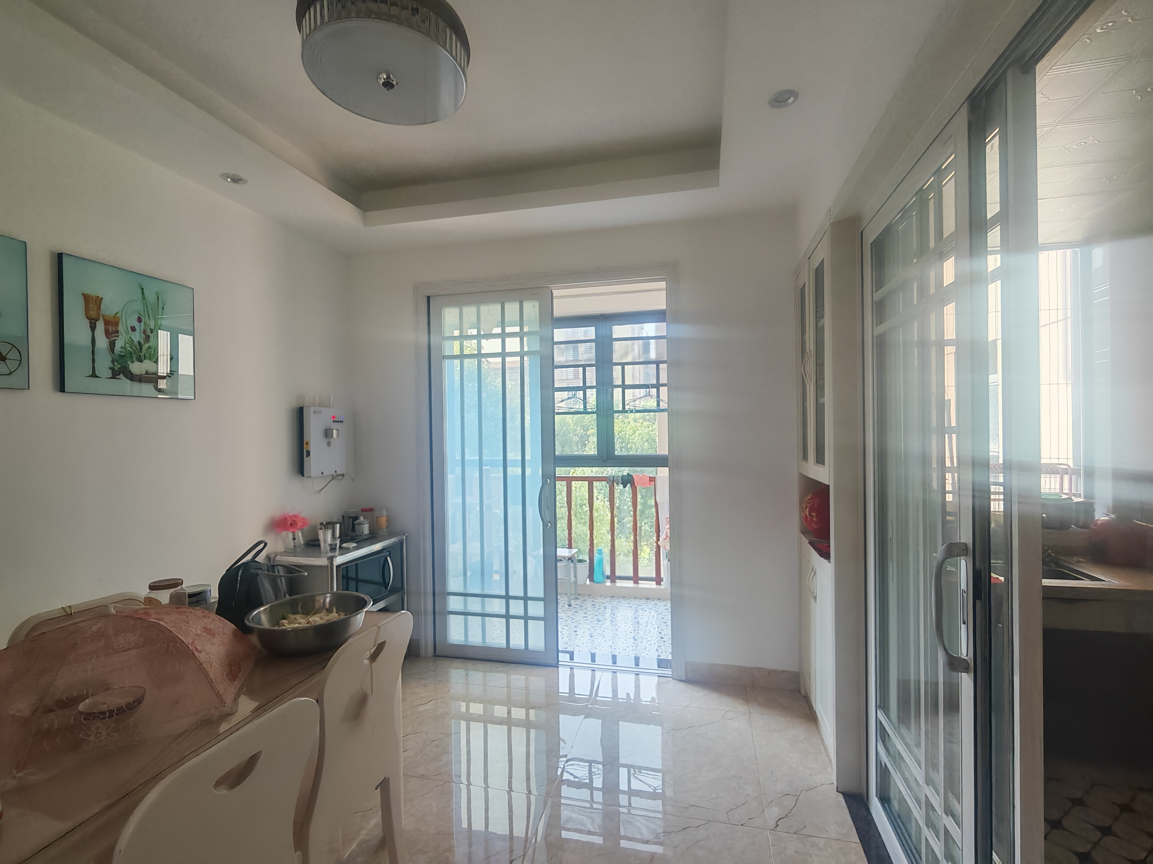 大同沁园  3室2厅2卫    77.8万客厅