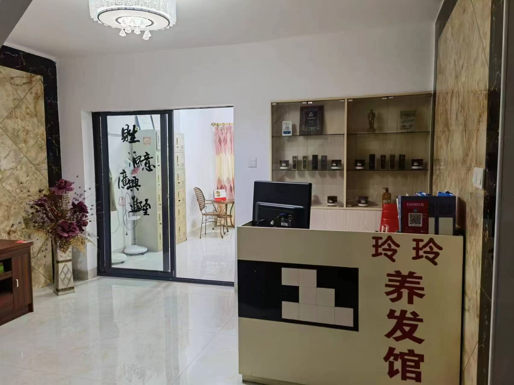 中建国际大厦  3室2厅2卫   2200.00元/月室内图