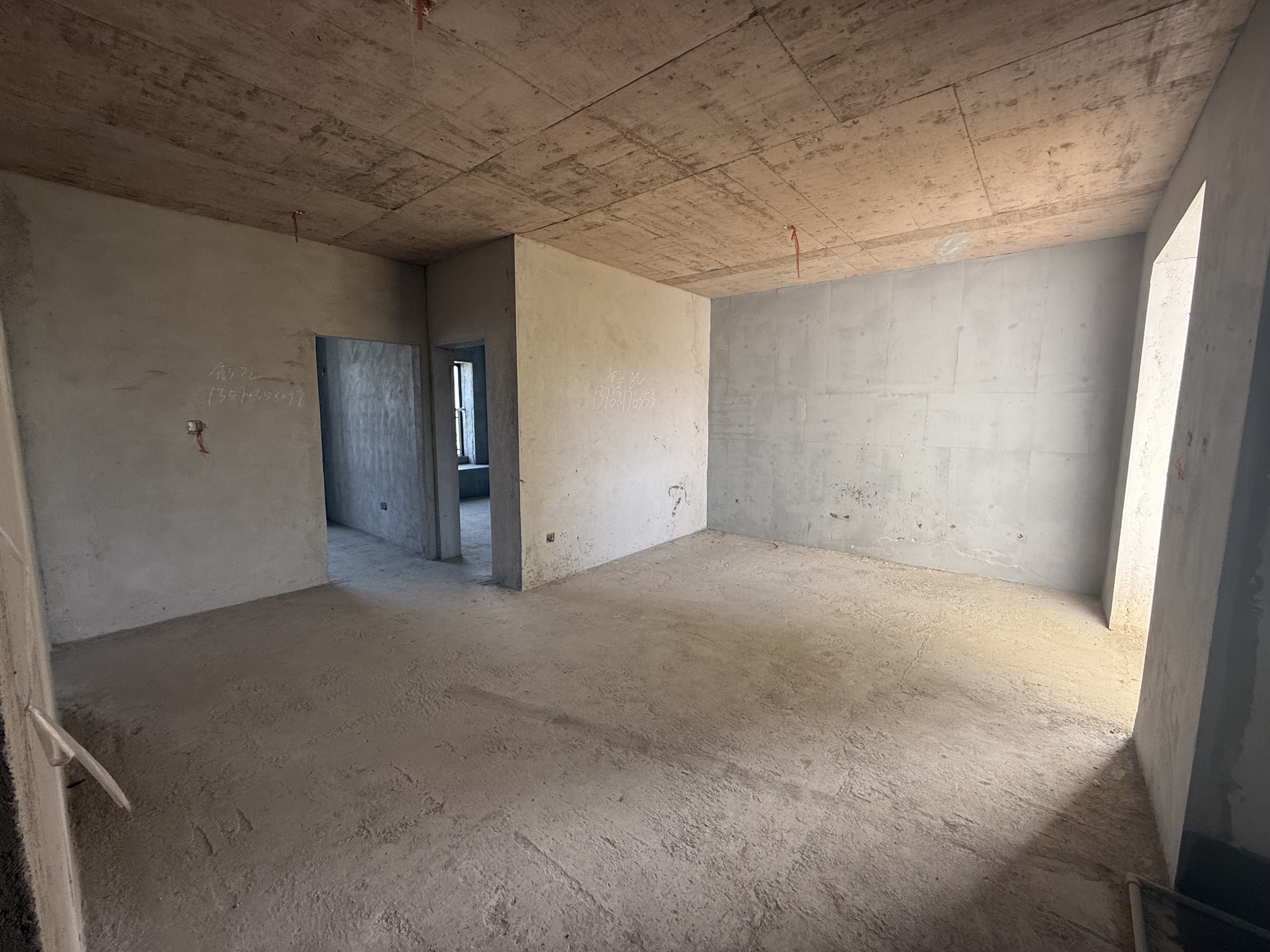 新外滩江苑 3室2厅2卫 82.0万 新外滩江苑 3室2厅2卫 82.0万客厅