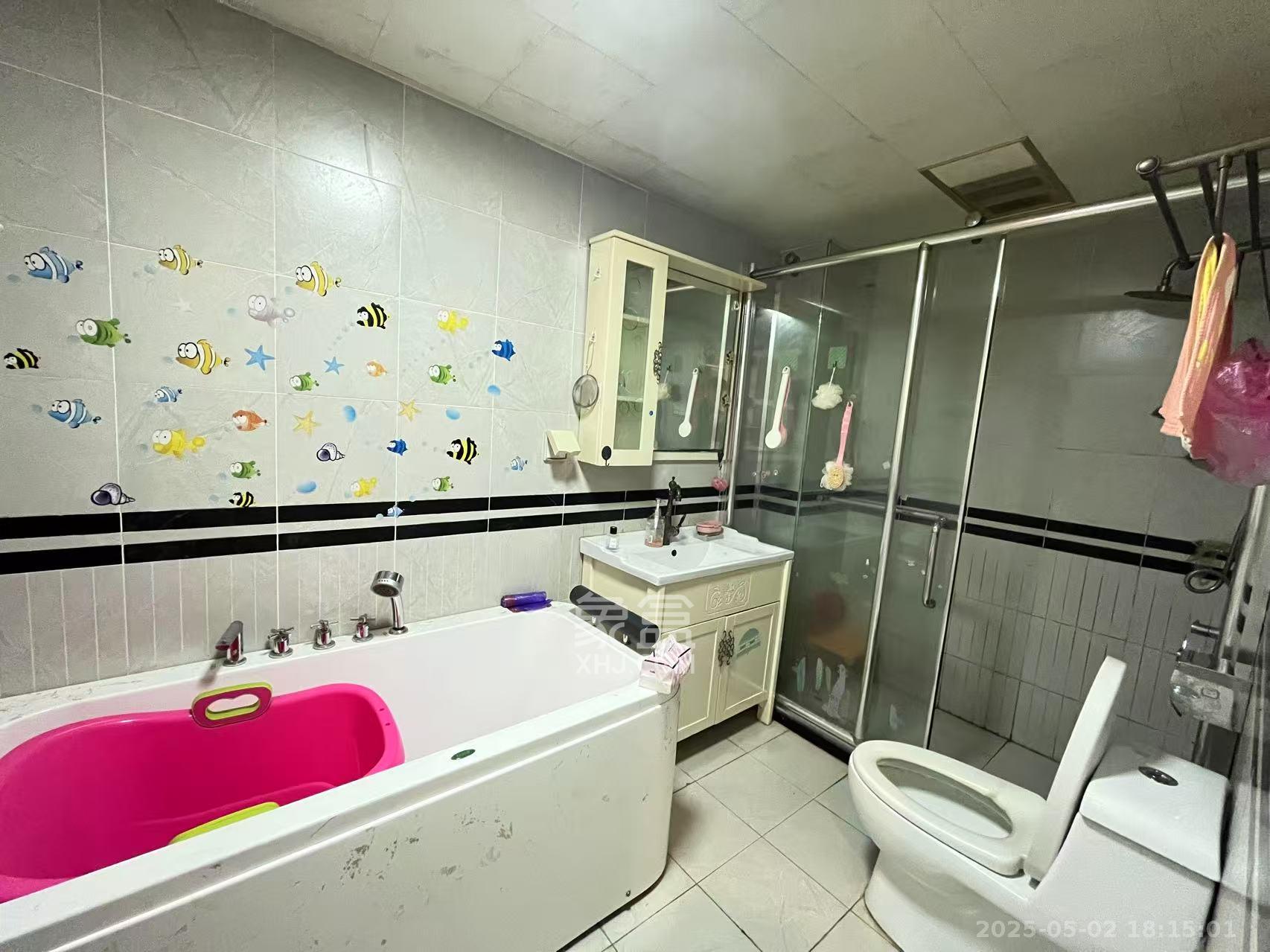 阳光100二期 3室2厅2卫 3500.0元/月 阳光100二期 3室2厅2卫 3500.0元/月室内图