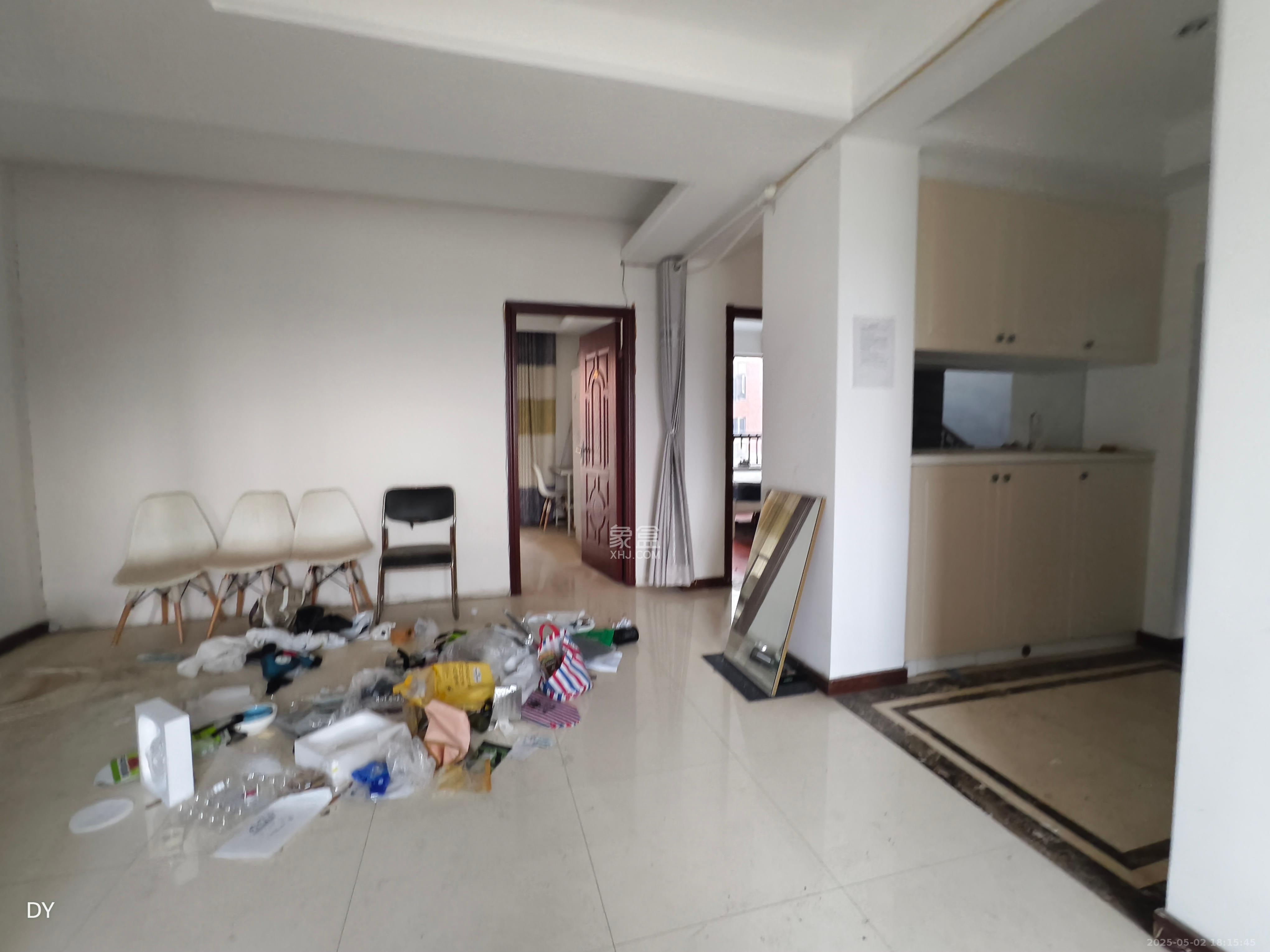绿地公馆（绿地名邸）  4室2厅2卫    3000.0元/月室内图