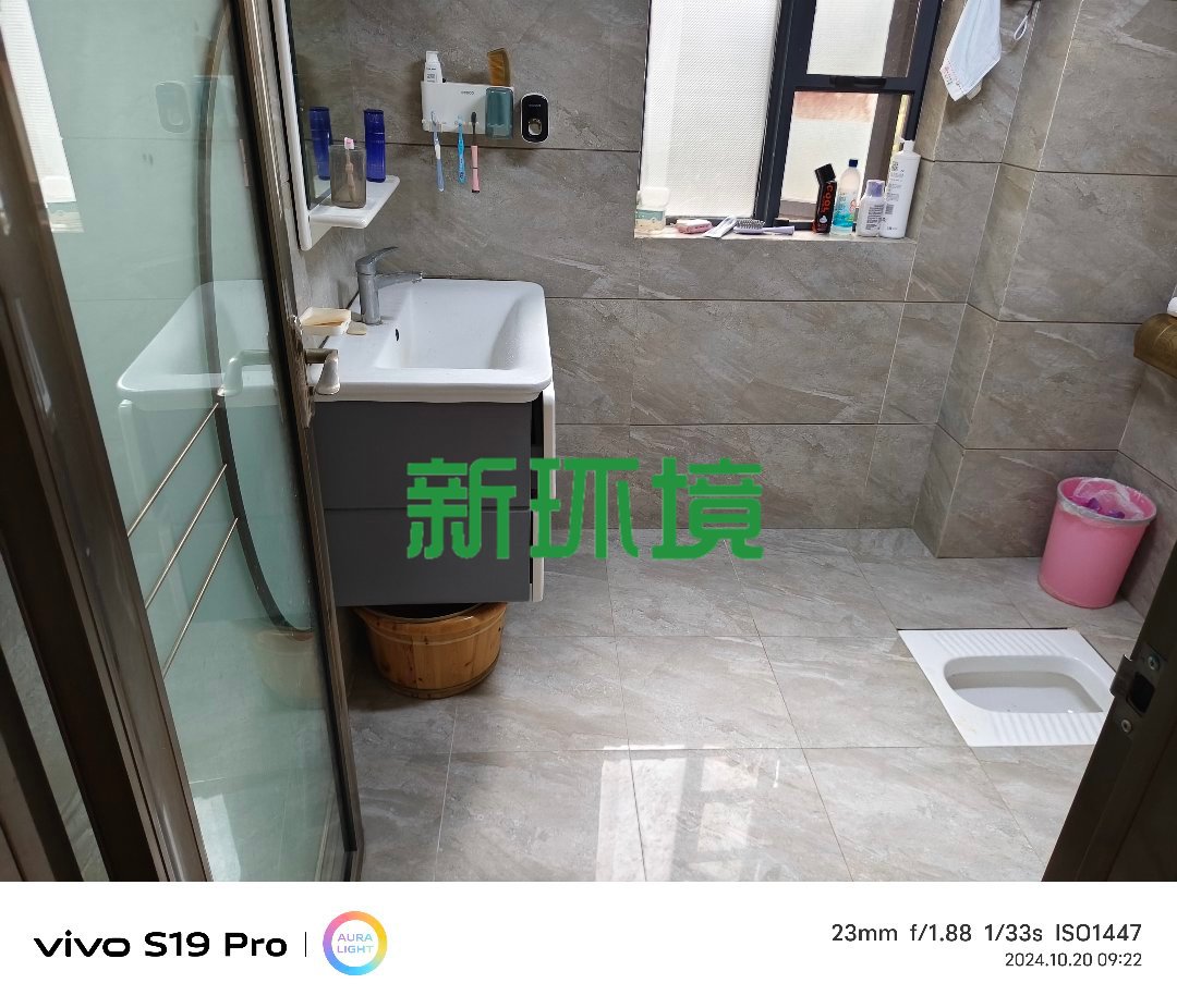 月亮湾三期  4室2厅2卫   73.80万客厅