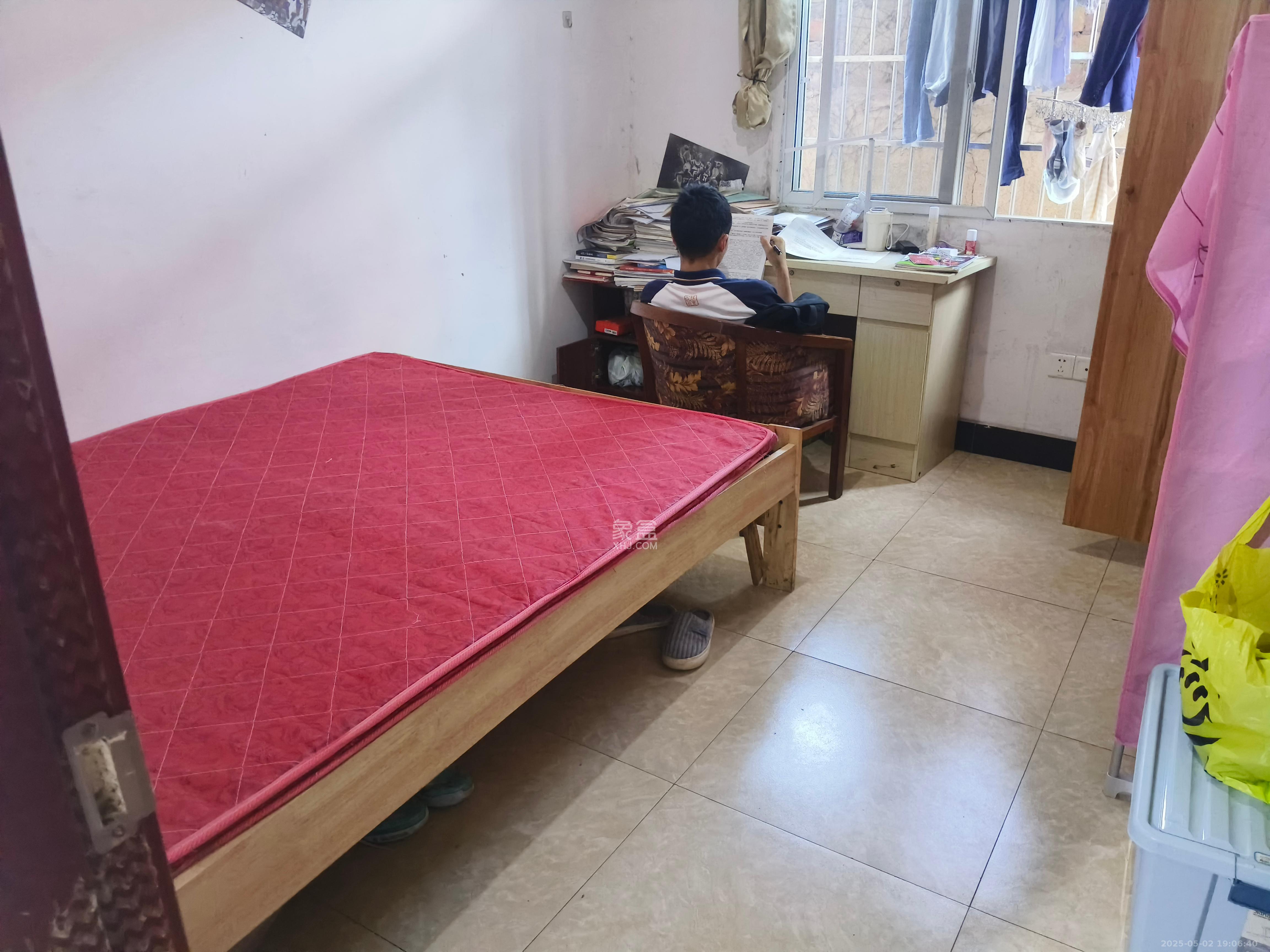 上碧湘街散盘 1室1厅1卫 1000.0元/月 上碧湘街散盘 1室1厅1卫 1000.0元/月室内图