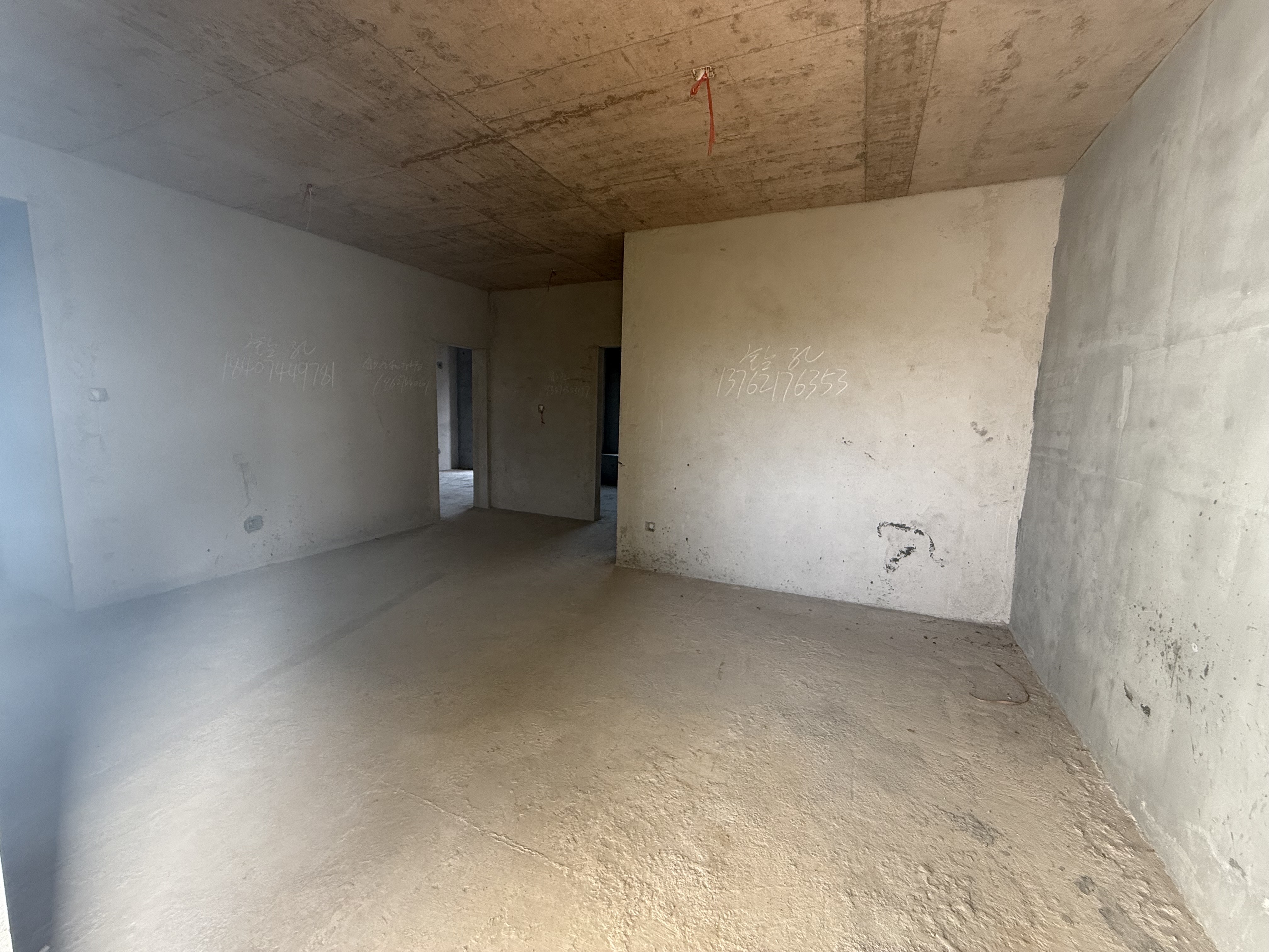 新外滩江苑 3室2厅2卫 82.0万 新外滩江苑 3室2厅2卫 82.0万客厅