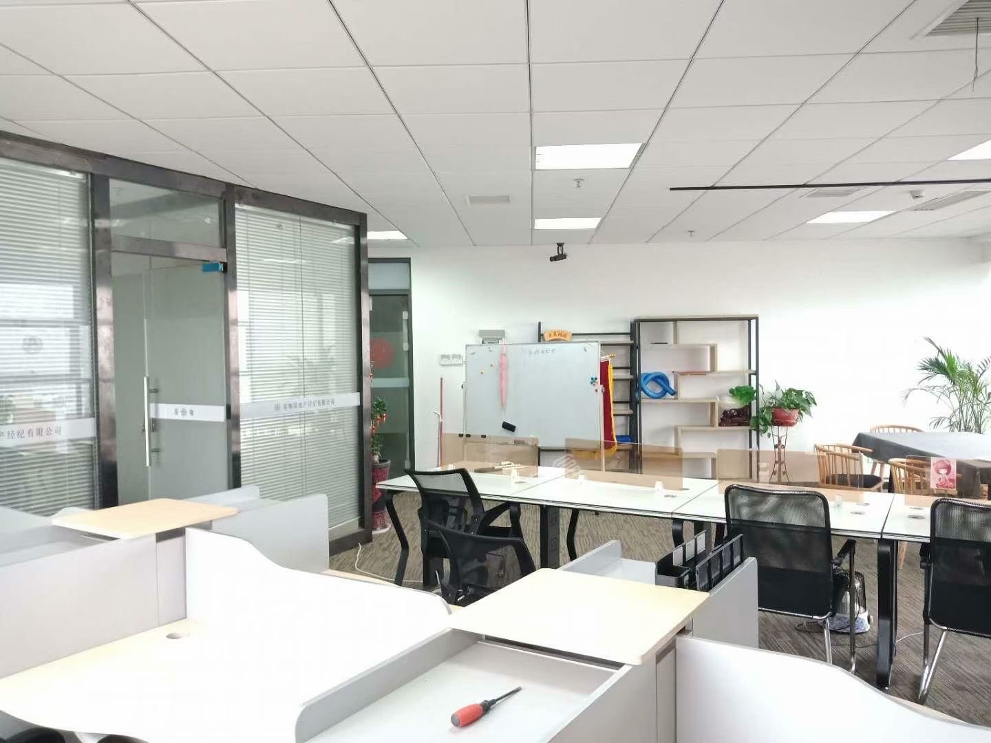 海通金融中心 1室0厅0卫 3500.0元/月 海通金融中心 1室0厅0卫 3500.0元/月室内图