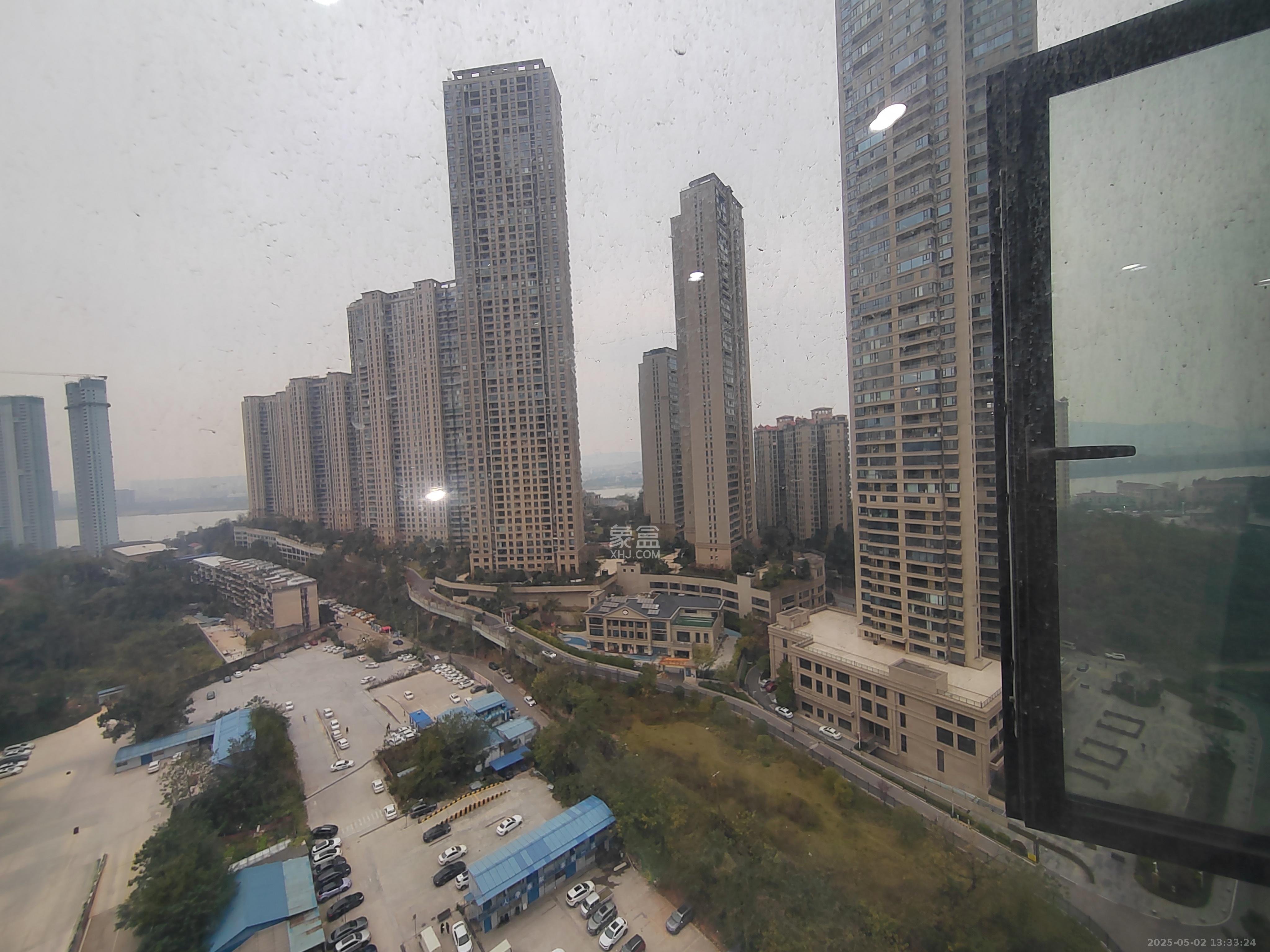 卓越江岸  2室1厅1卫    2400.0元/月 卓越江岸  2室1厅1卫    2400.0元/月