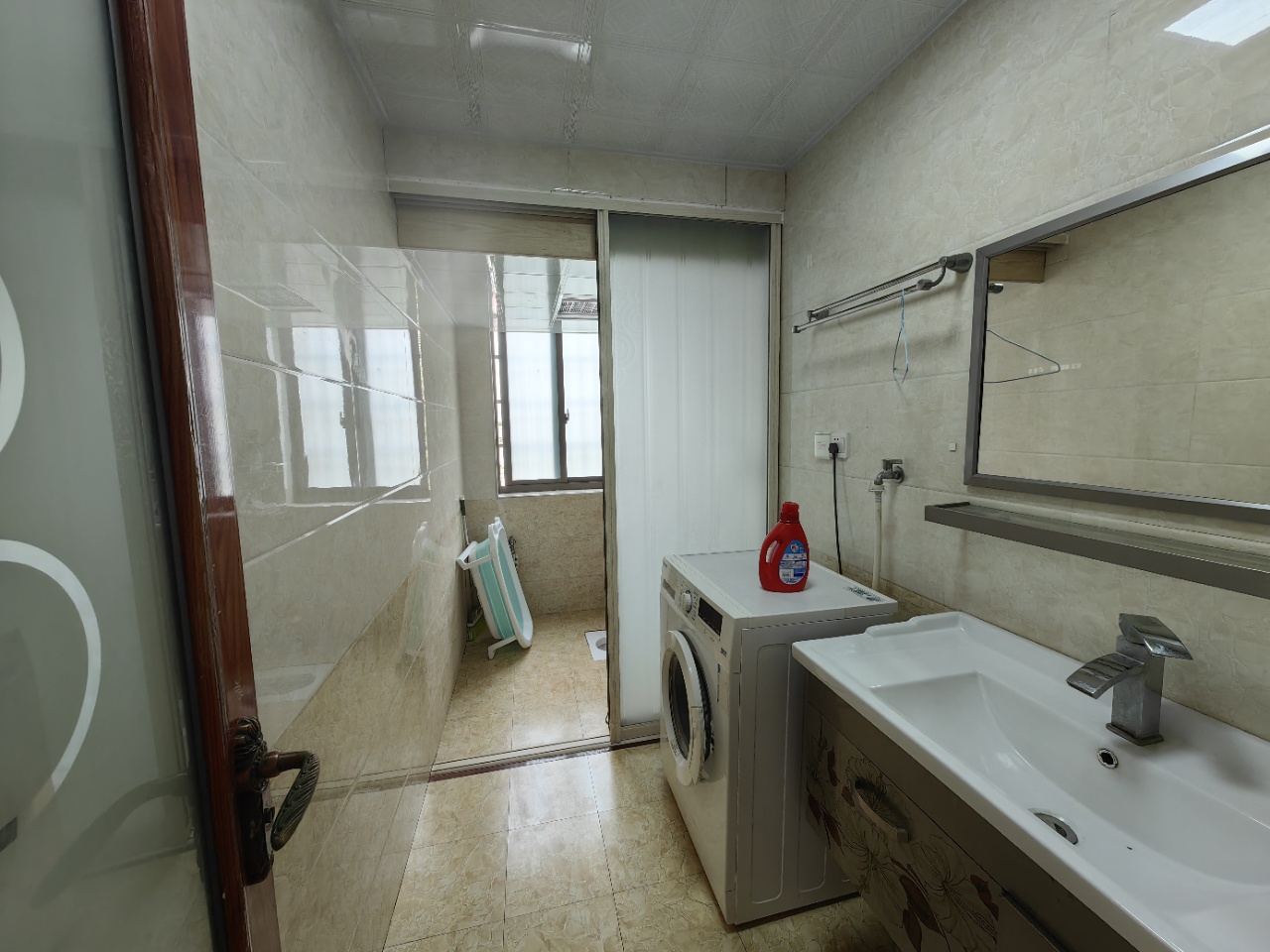 精锐华府(精锐华庭) 3室2厅2卫 1680.0元/月 精锐华府(精锐华庭) 3室2厅2卫 1680.0元/月室内图